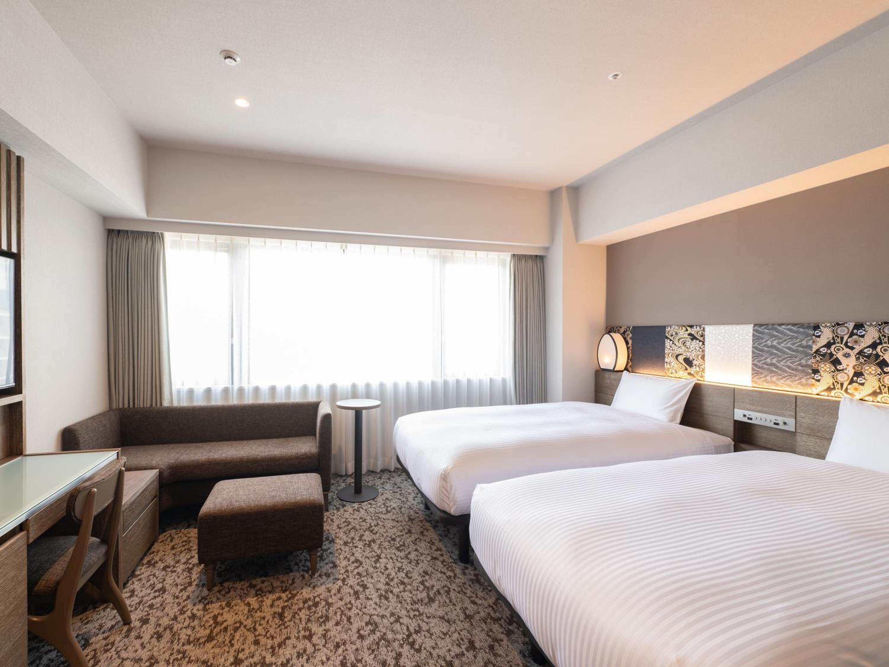 Superior Twin Room with  Non-Smoking - Corner Room Only  - Photo 3