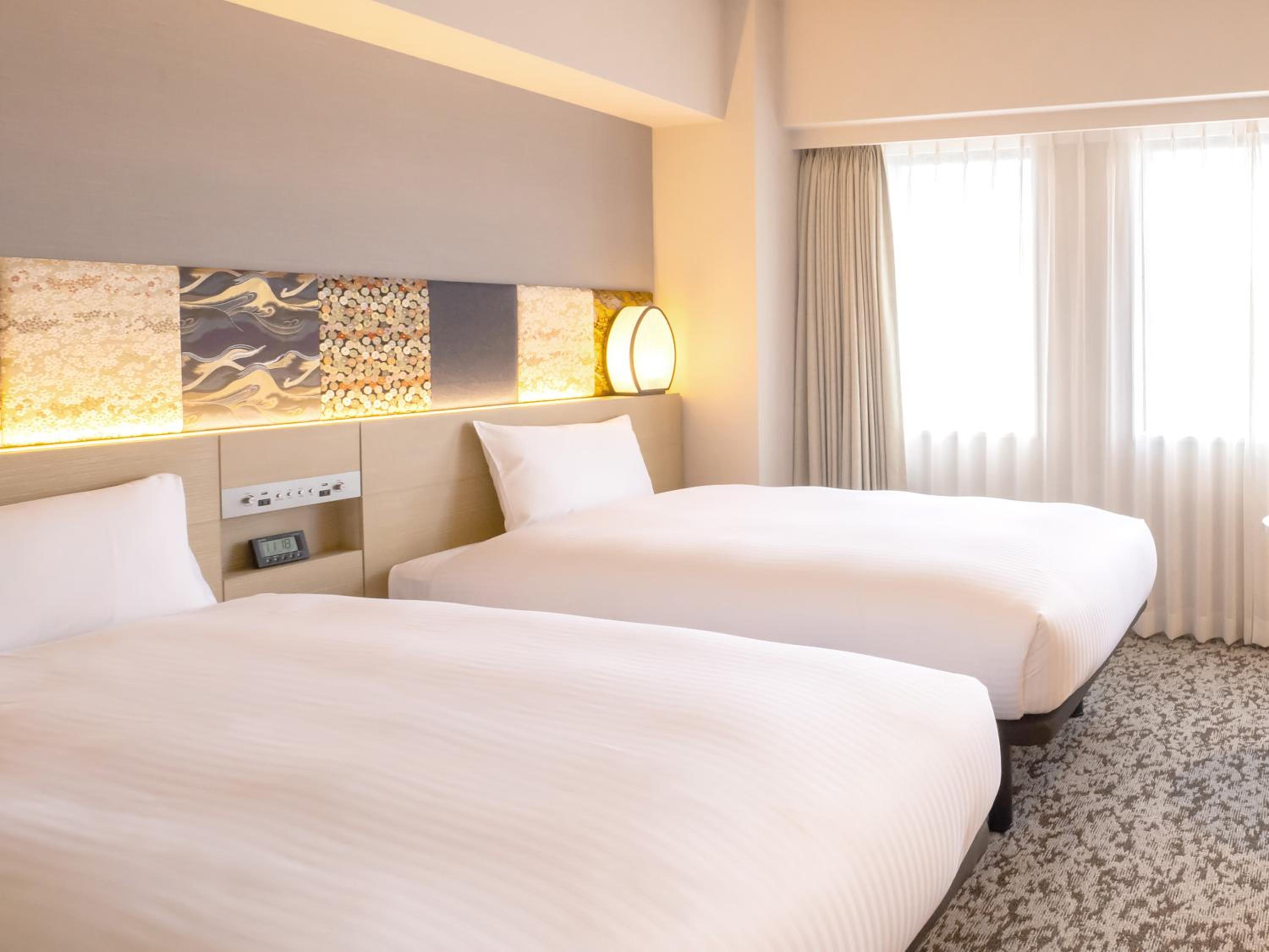 Superior Twin Room with  Non-Smoking - Corner Room Only  - Photo 1