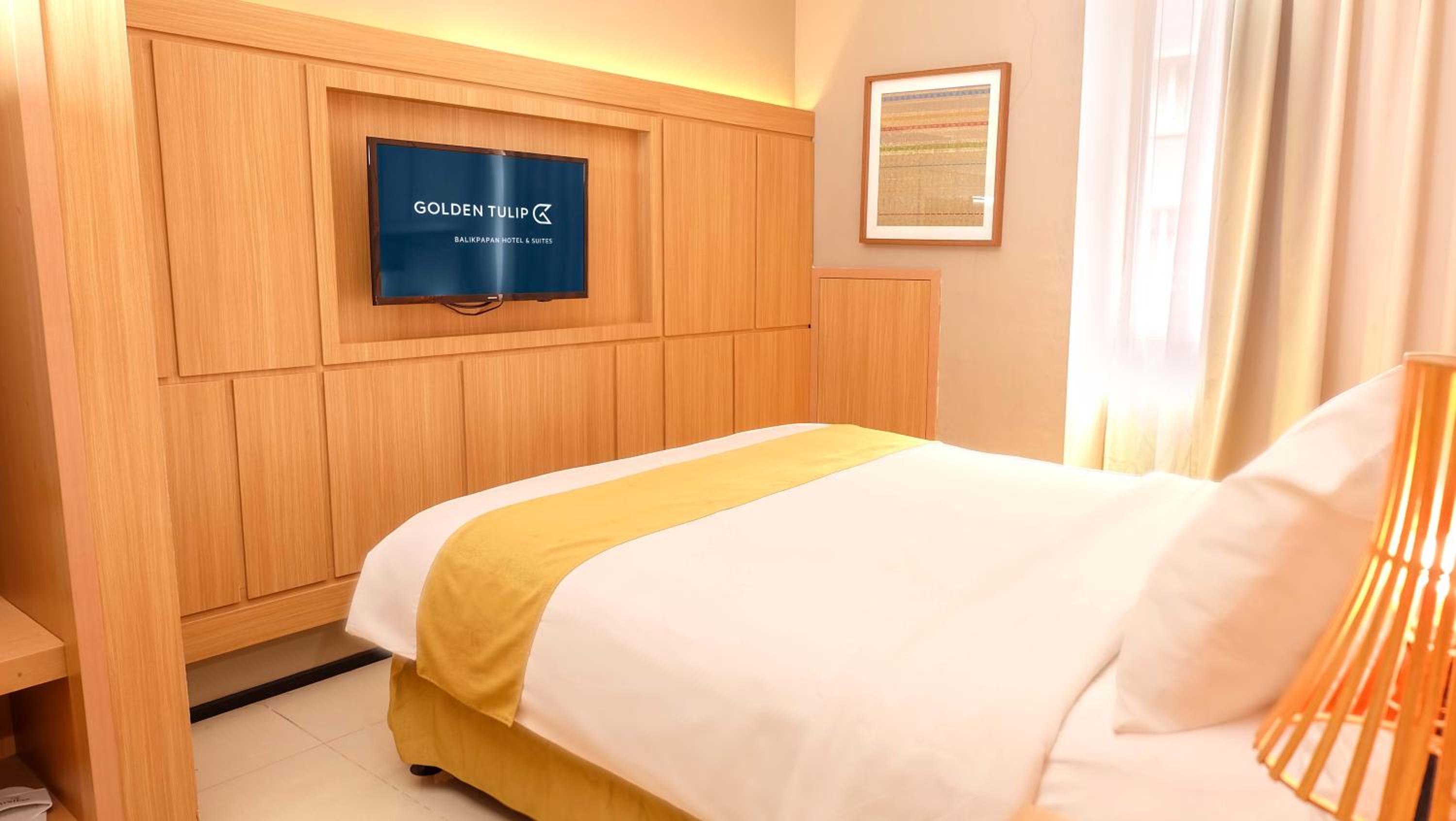 Junior Suite - 1 Queen Bed 1 Single Bed - Photo 10
