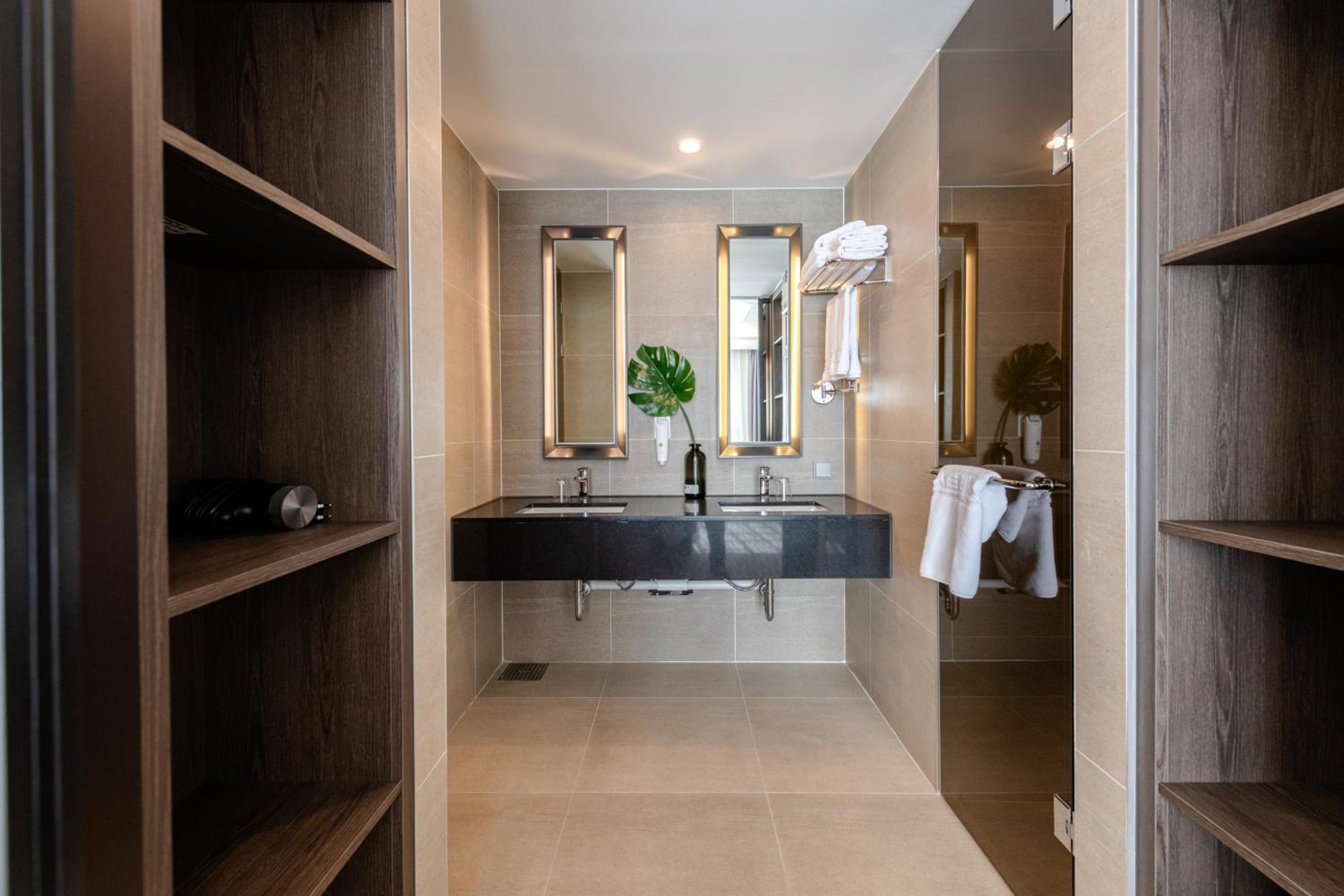 Premier Suite - Photo 6