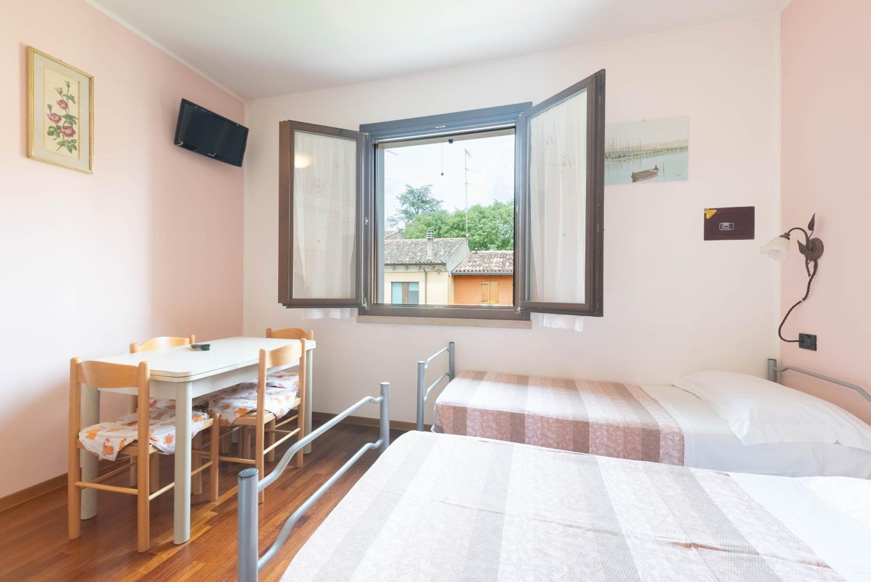 Two-Bedroom Deluxe Apartment with Balcony