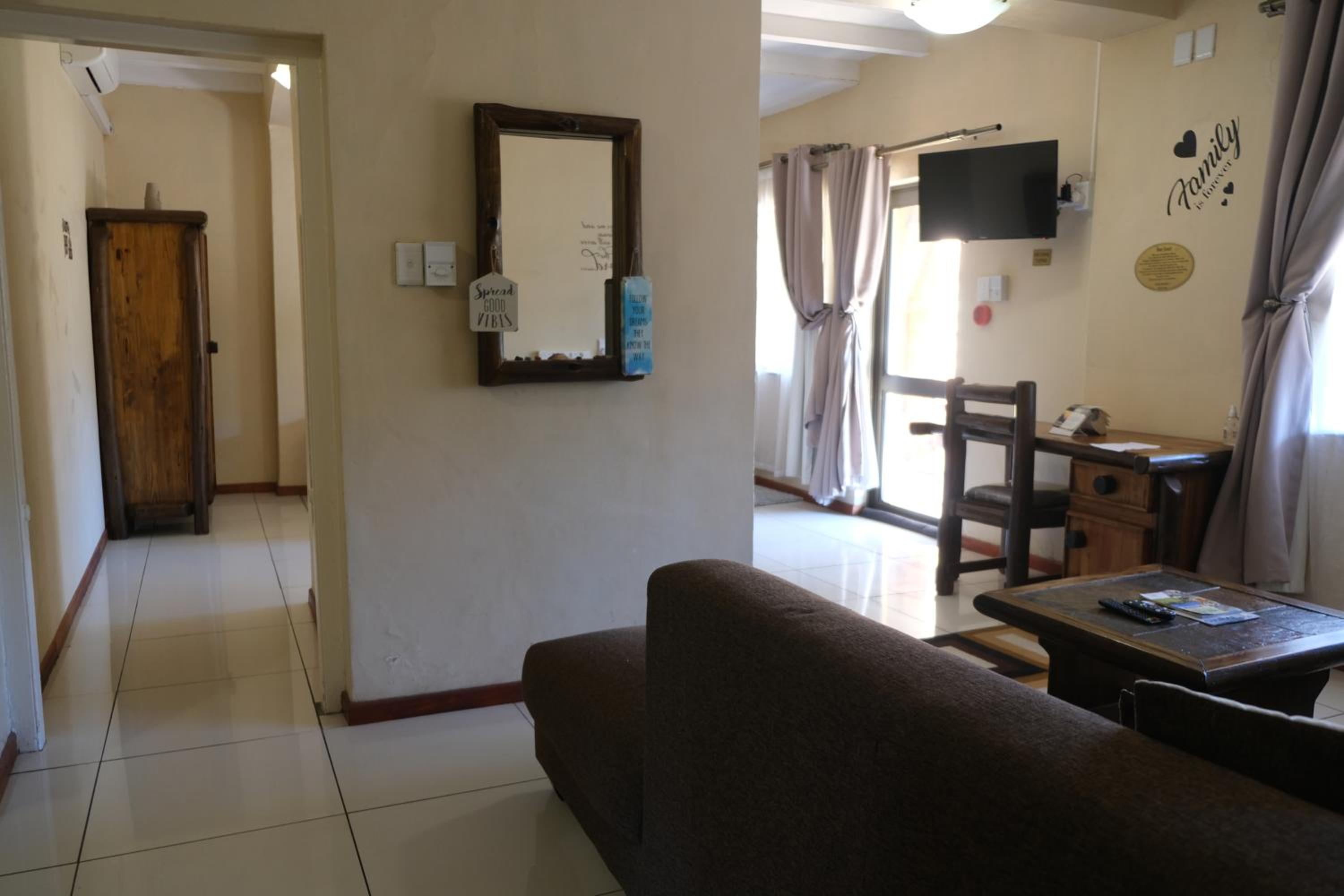 Double Room with Private Bathroom photo 3