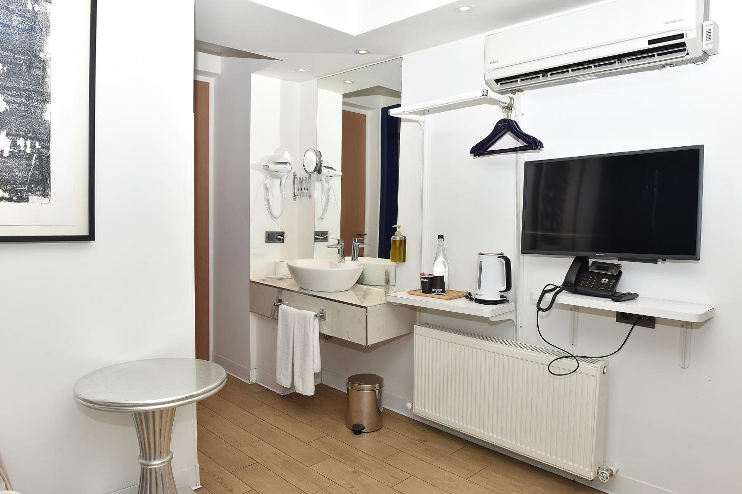 Suite With Balcony photo 1