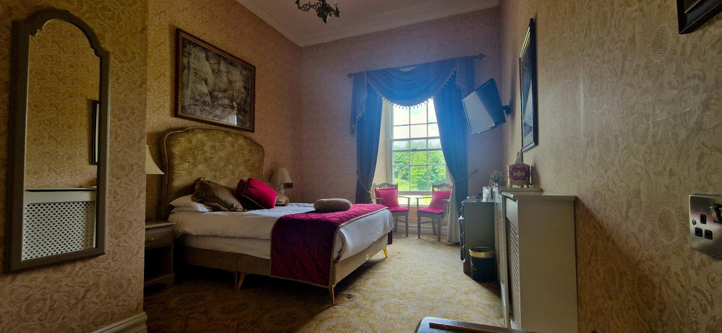 Queen Room photo 3