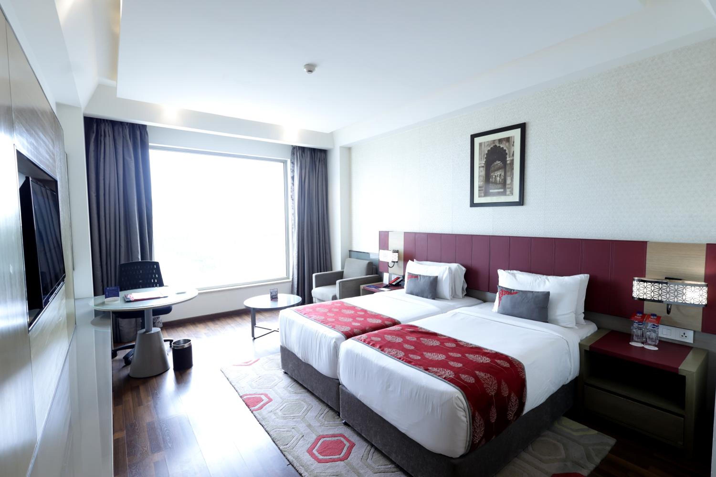 Twin Non-Smoking Room - Book and Unlock Exclusive discounts - Photo 5