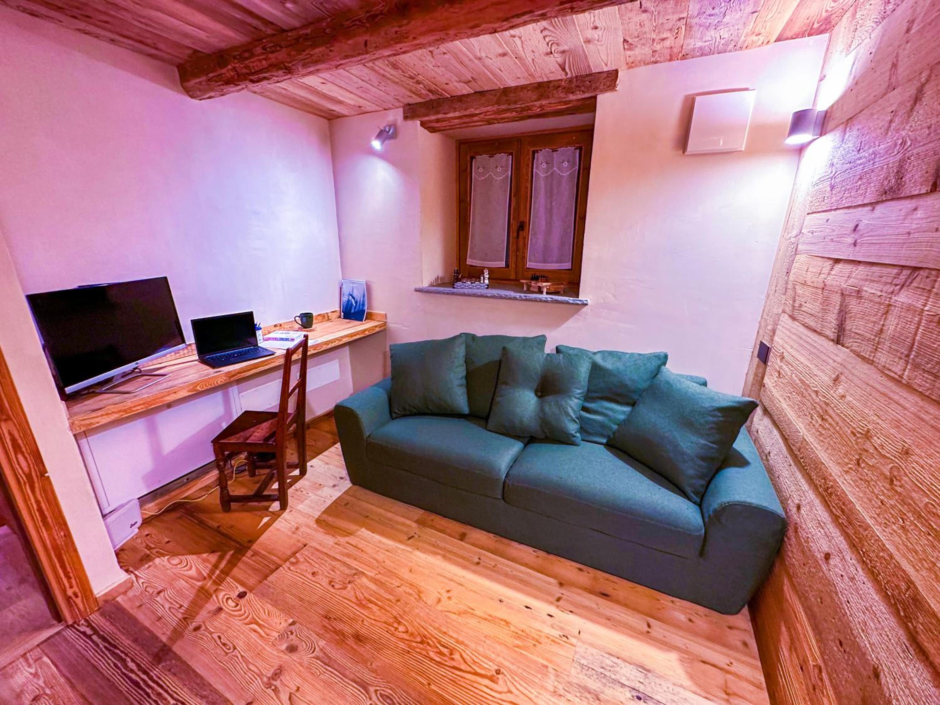 Three-Bedroom Apartment with Montain View photo 1