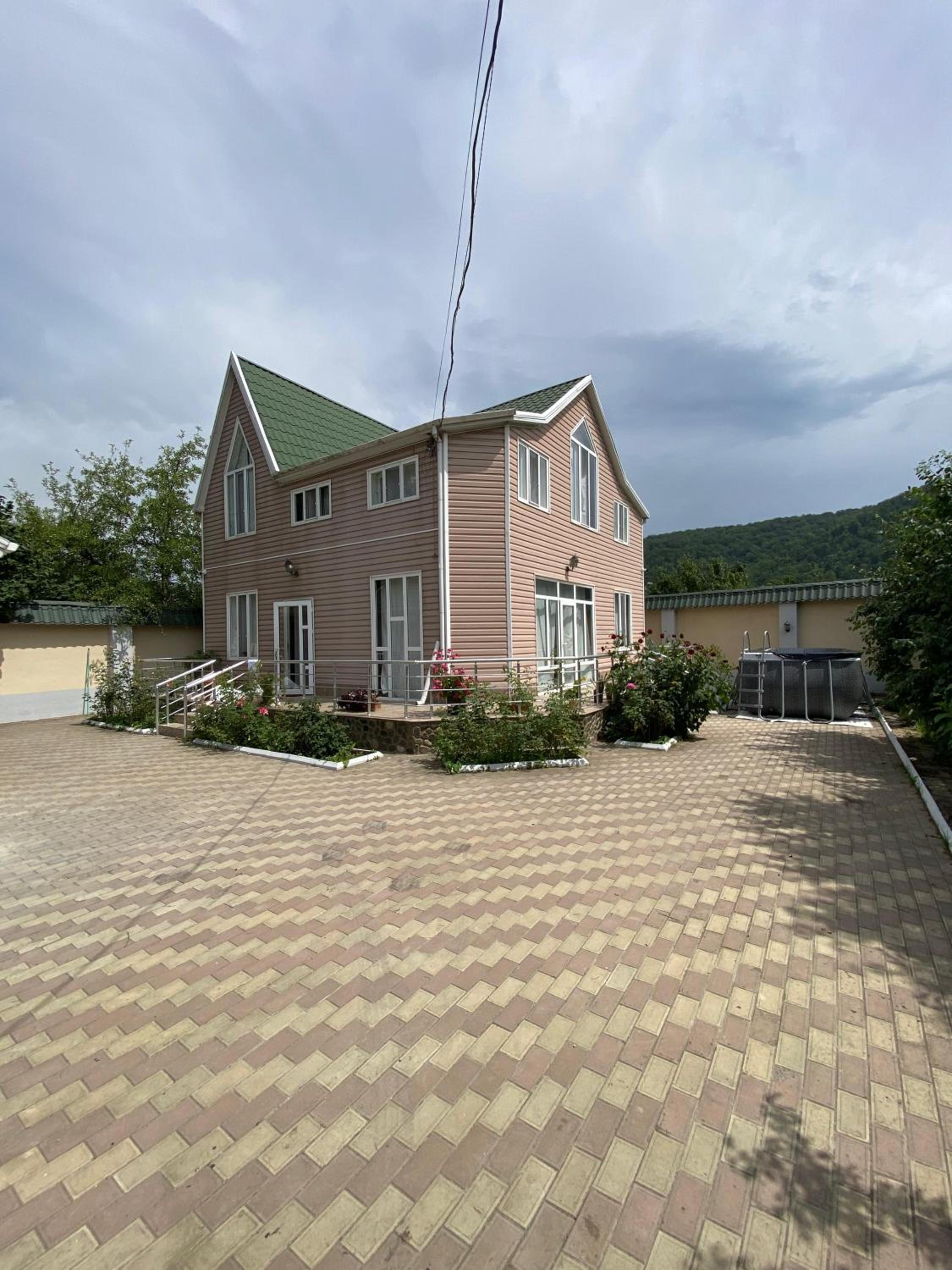 Villa photo 1