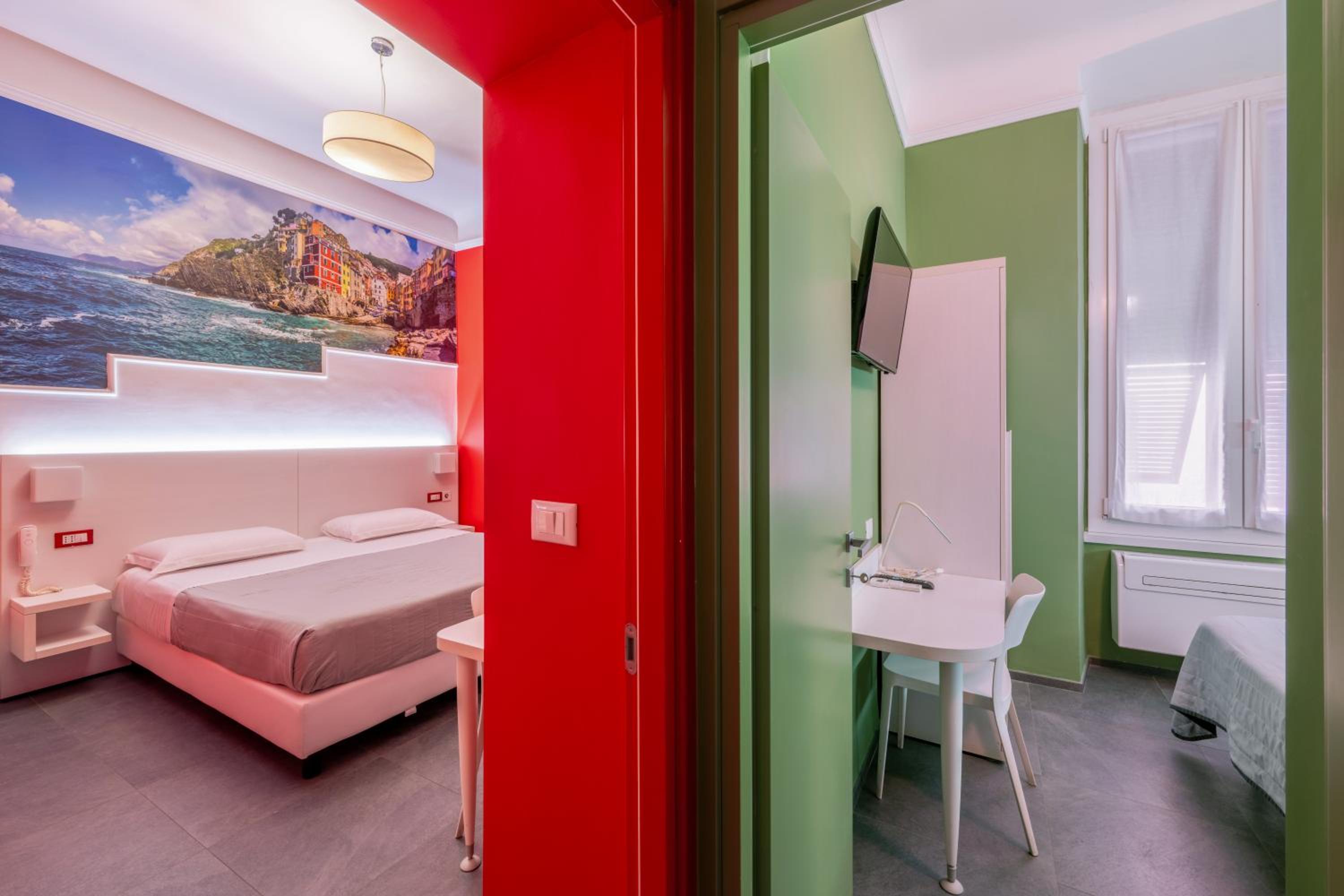 Quadruple Room (Two Connecting Rooms) photo 1