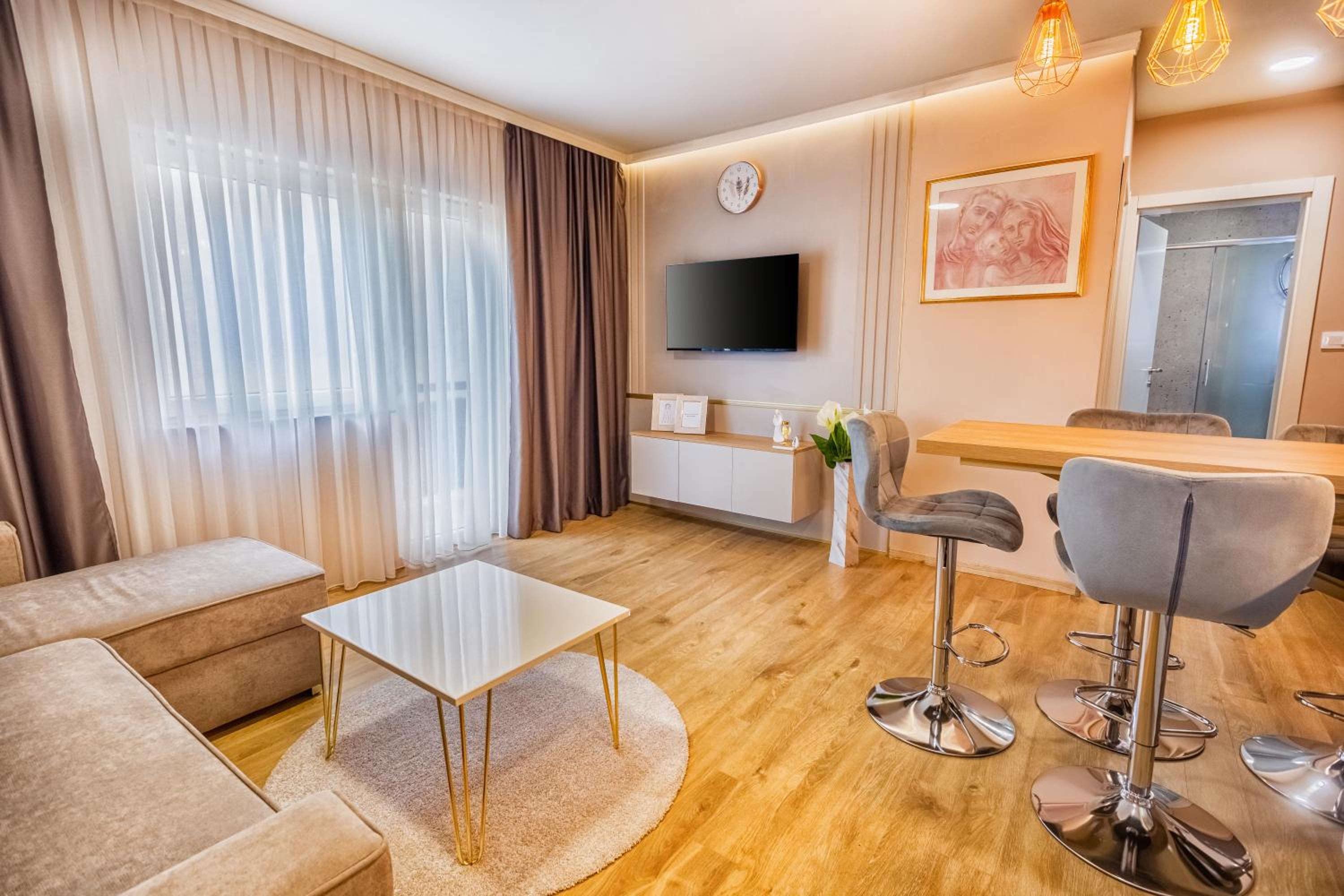 Superior One-Bedroom Apartment with Balcony