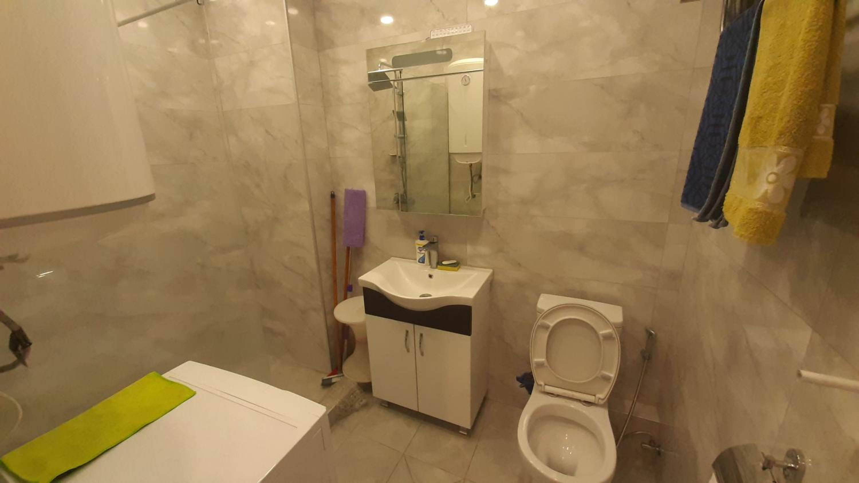 Two-Bedroom Apartment with View photo 3