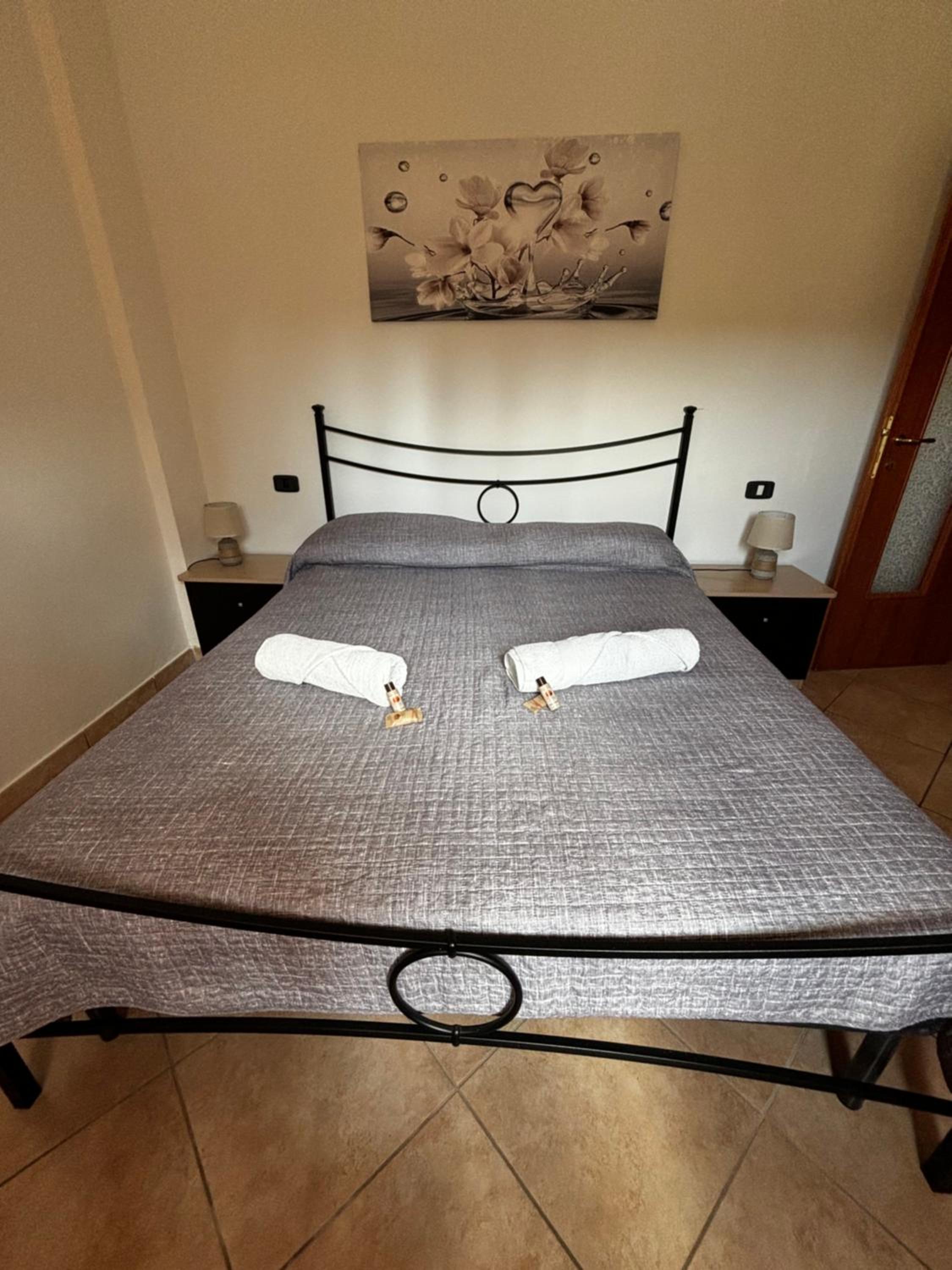 Two-Bedroom House - Photo 1