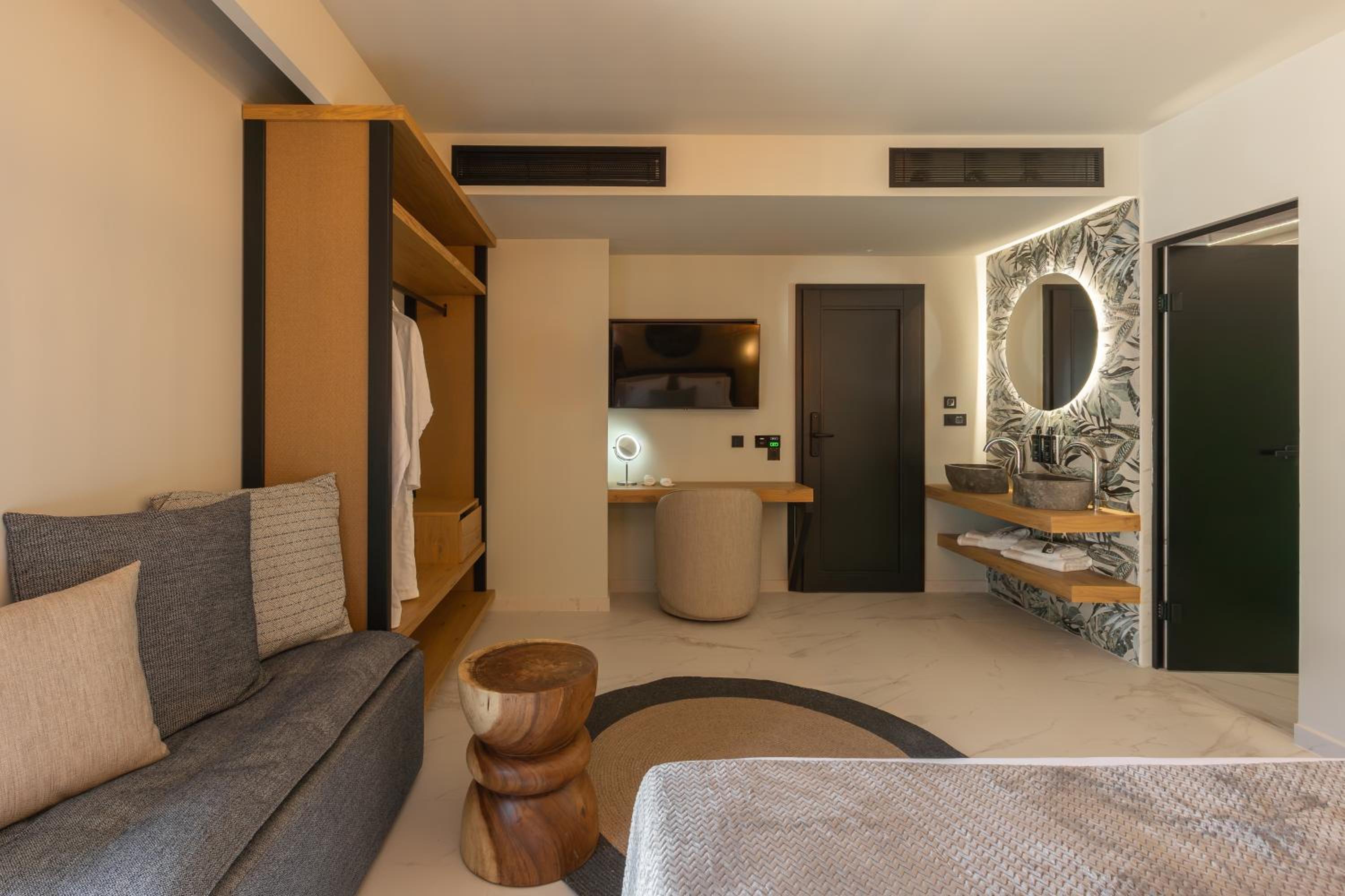 Superior Room - Photo 22