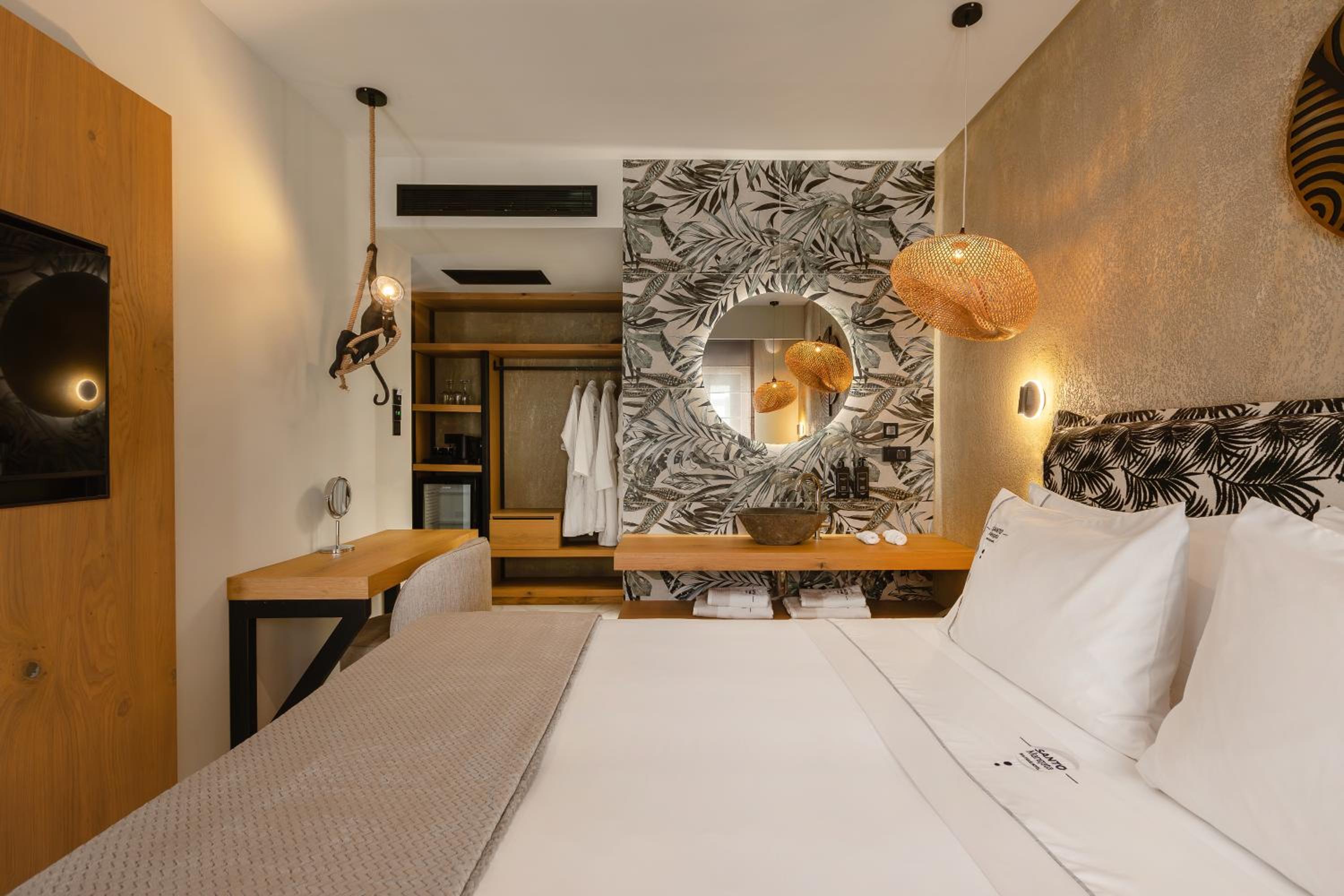 Superior Room - Photo 7