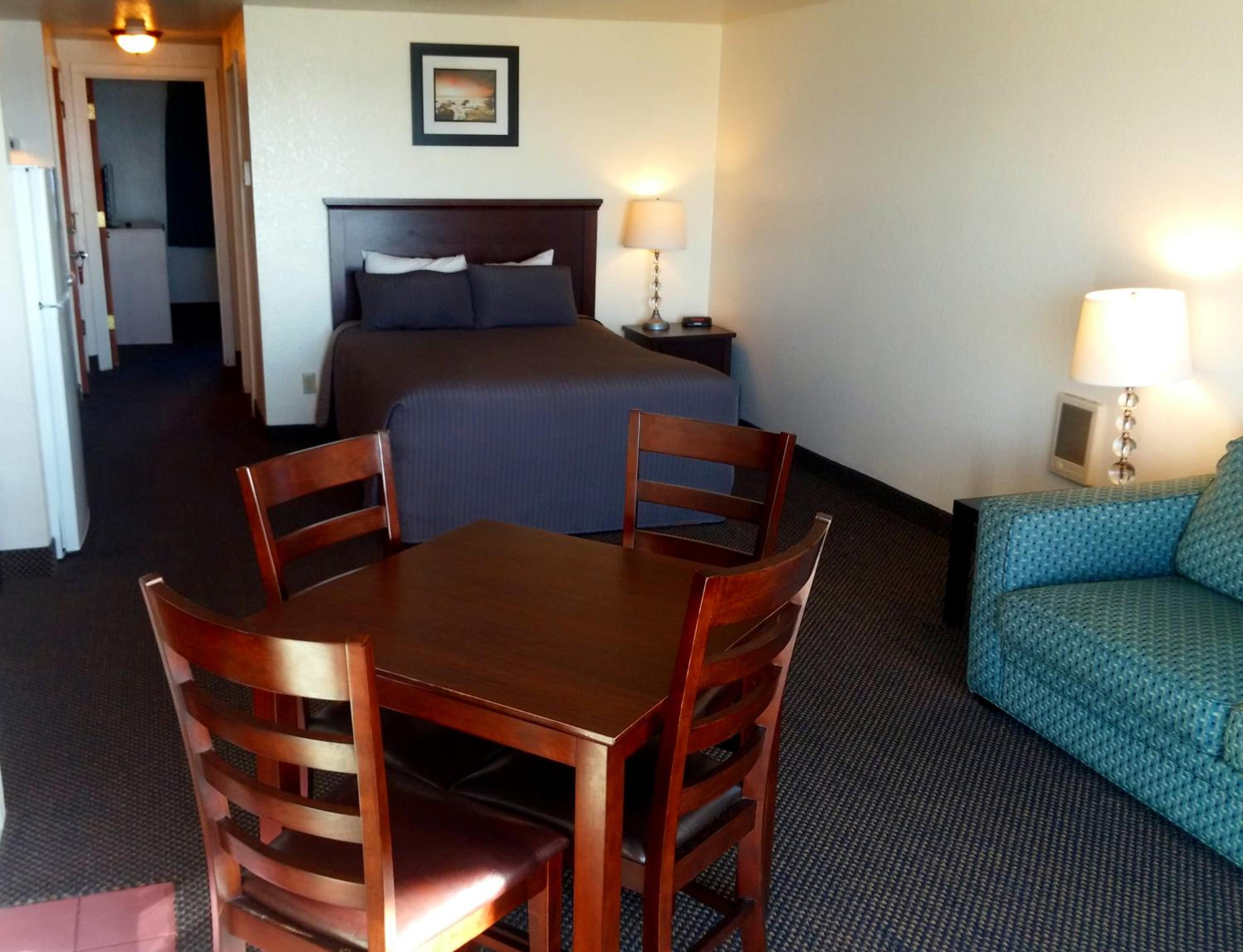 Family Suite with Ocean View - Pet Friendly photo 3