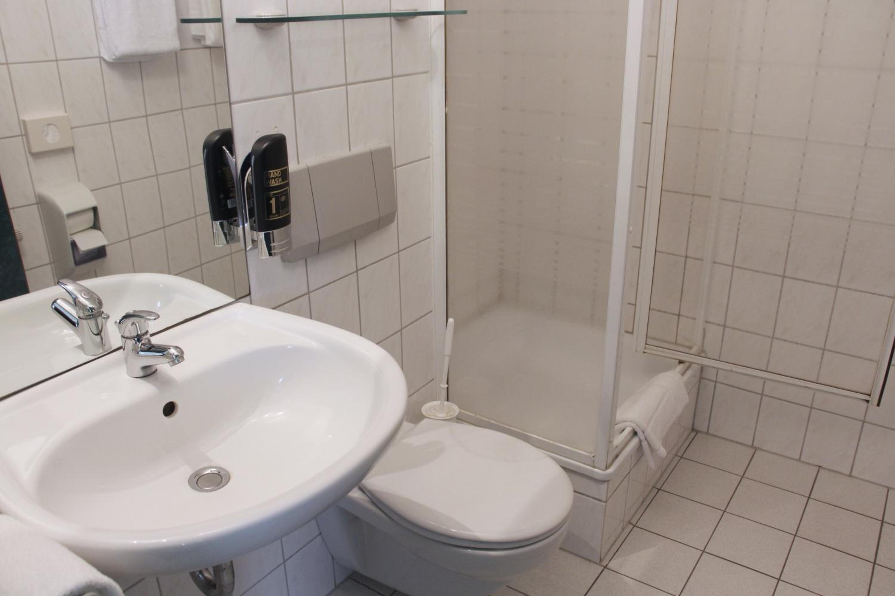 Single Room photo 2
