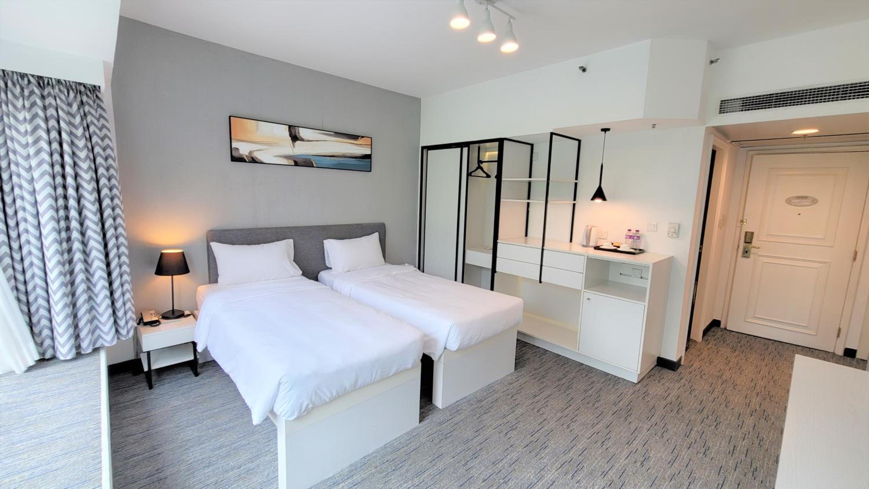 Superior Hillview Room (included Breakfast for 2)