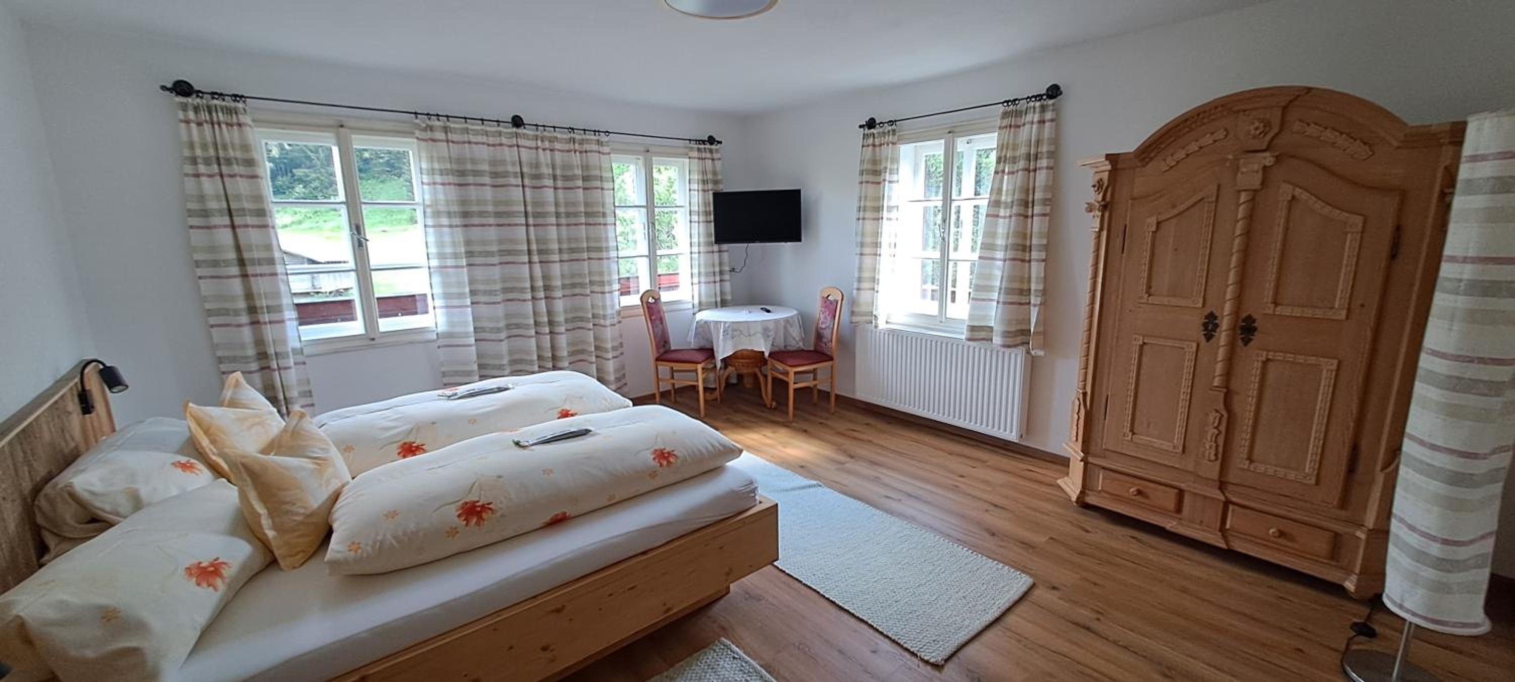 One-Bedroom Apartment with Balcony and Mountain View