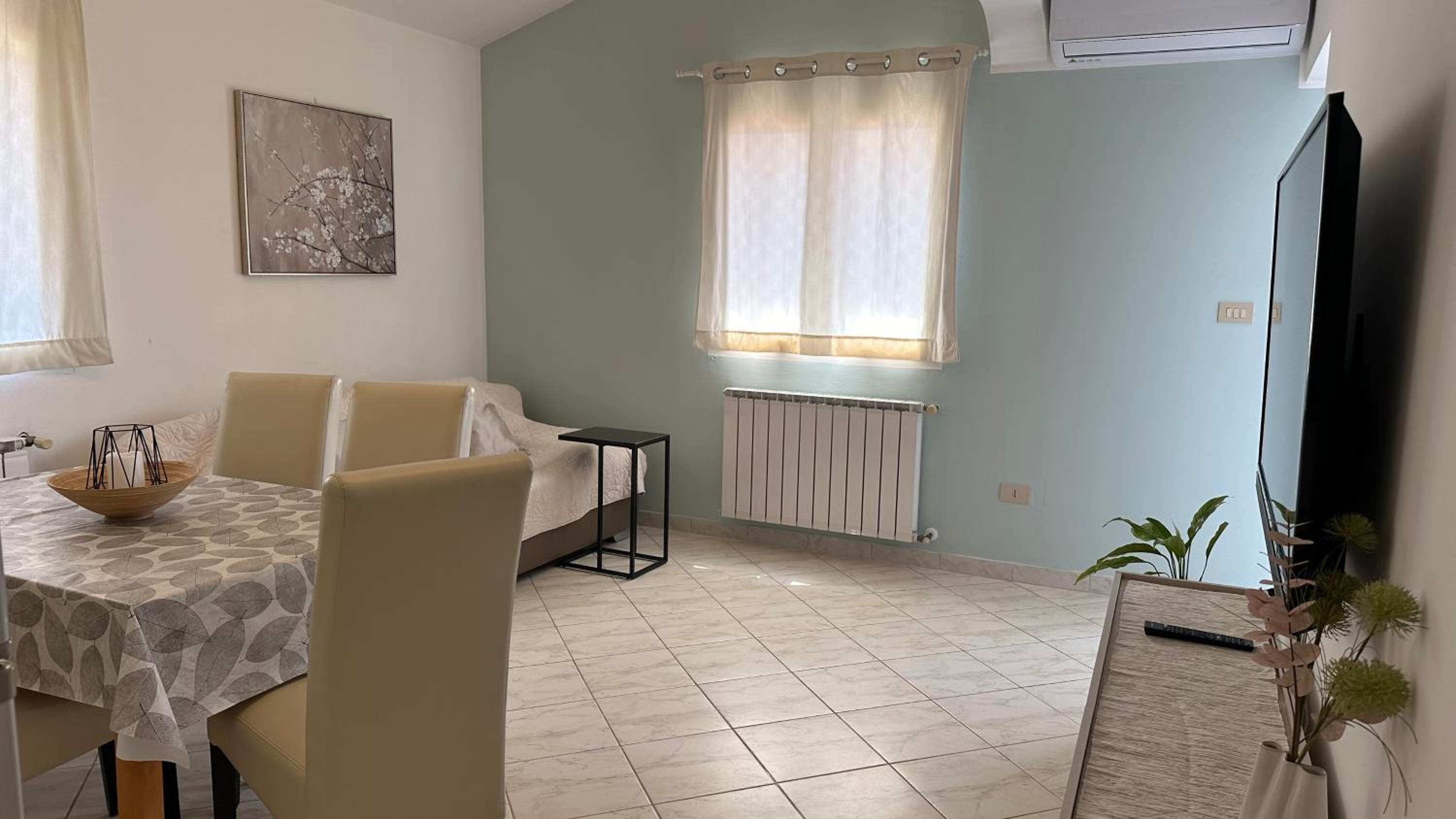 Apartment photo 2