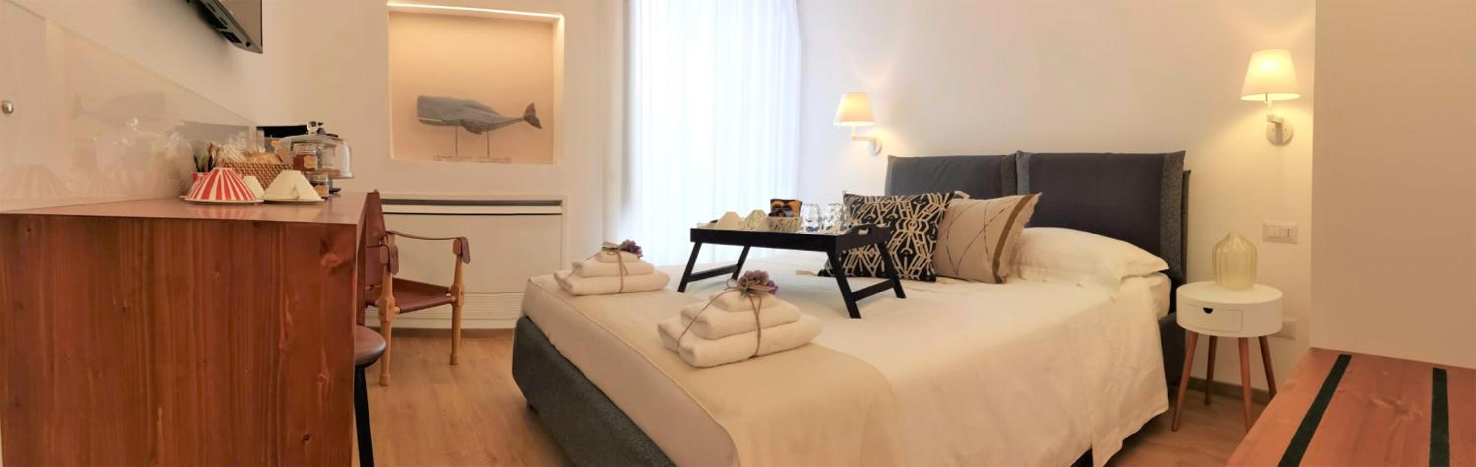 Double Room with Balcony - Photo 6