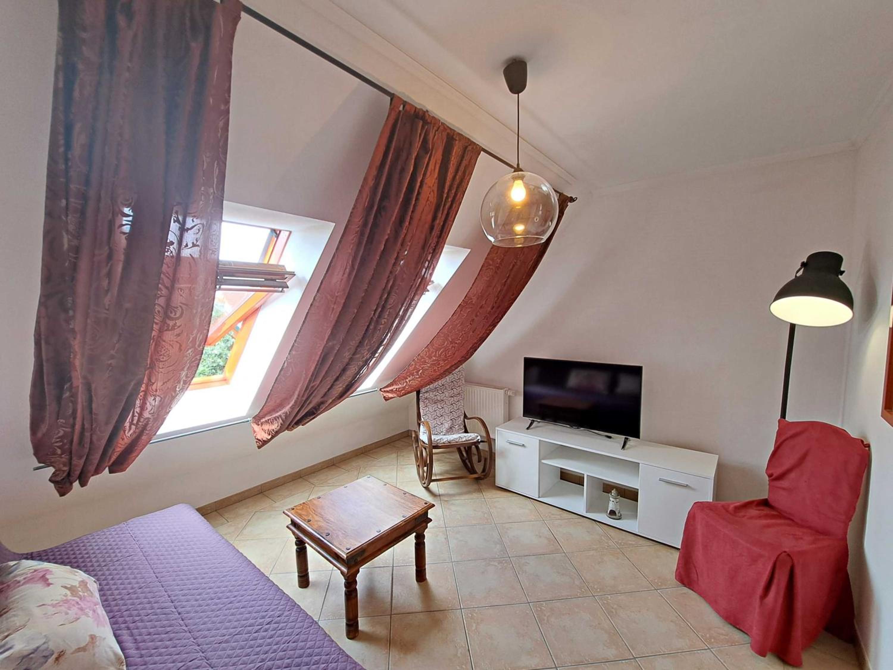 One-Bedroom Apartment with Shower photo 1