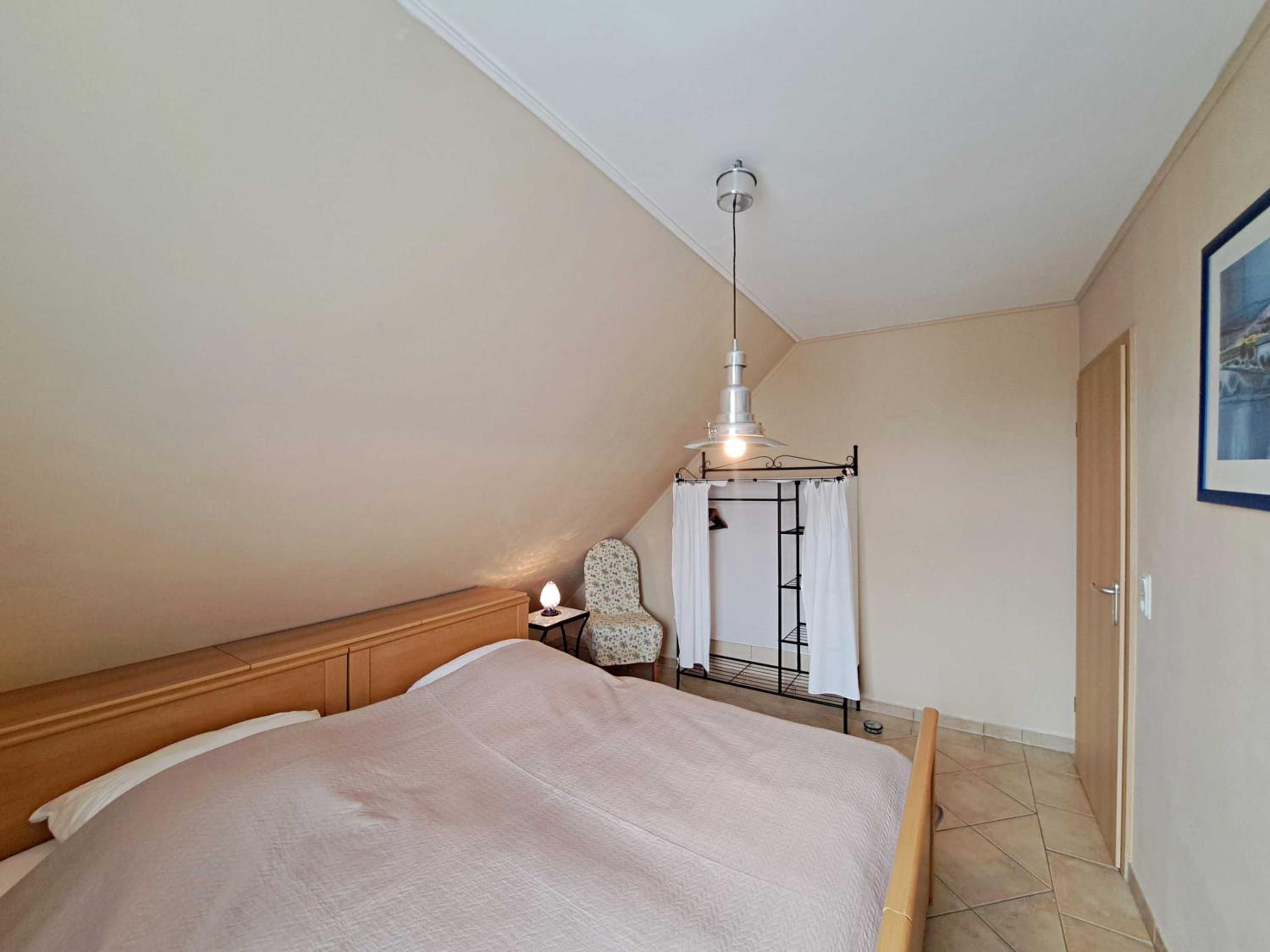 One-Bedroom Apartment with Shower photo 3