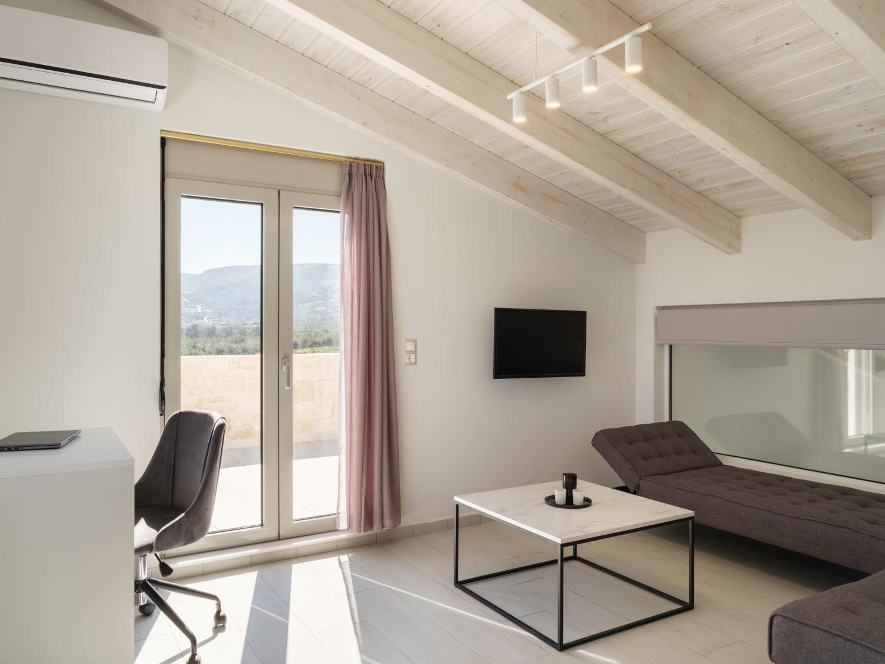 Villa photo 2