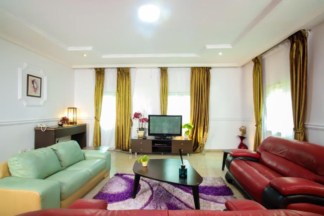 Apartment photo 2