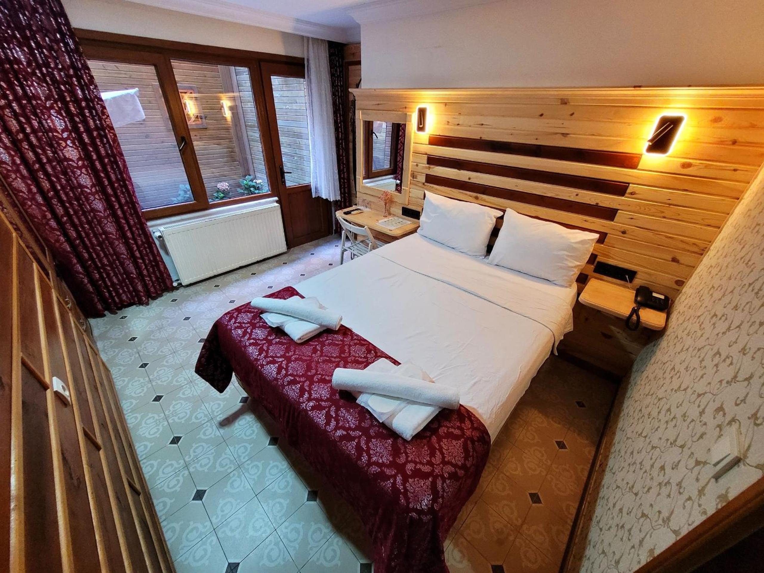 Economy Double Room - Basement Floor photo 3