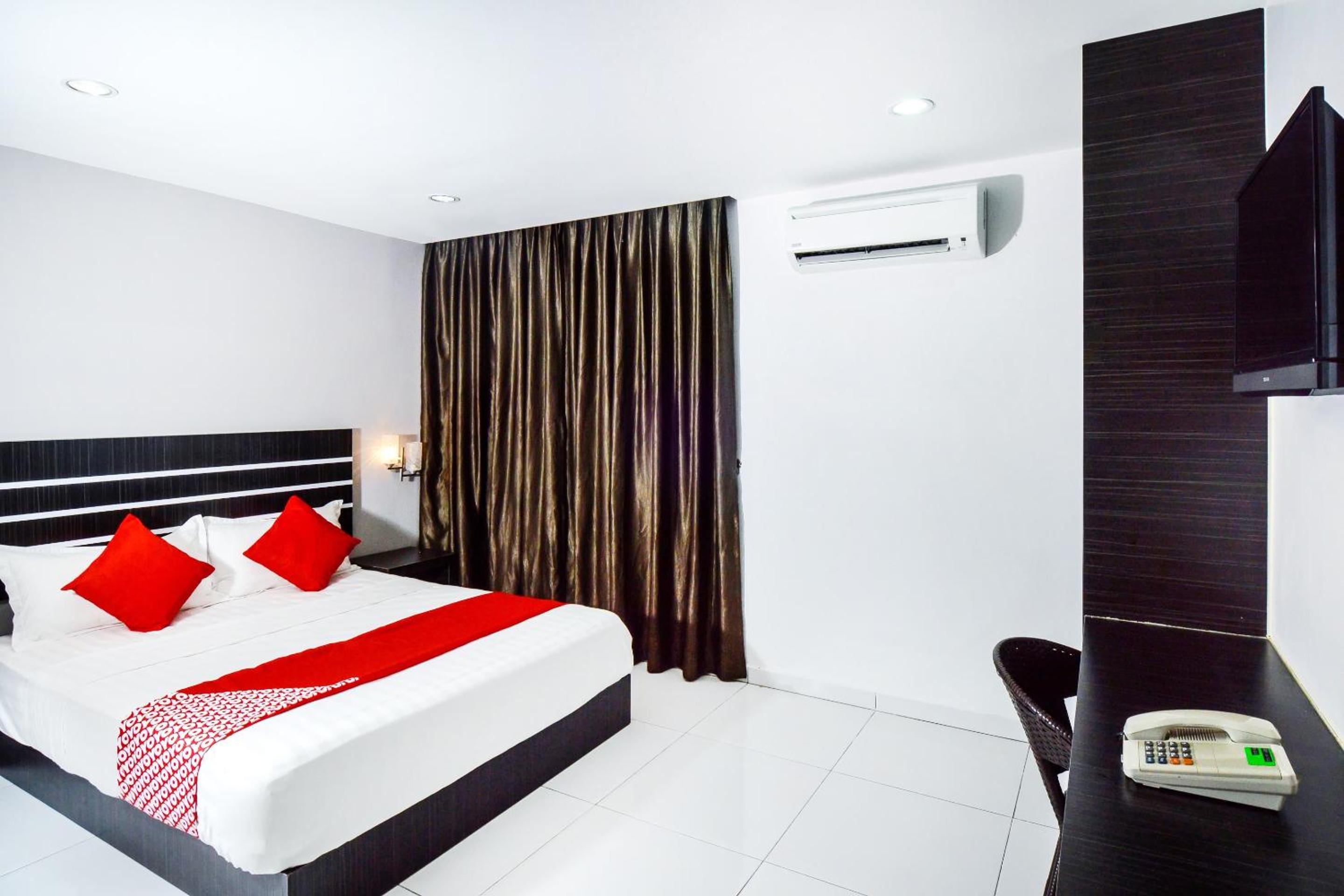 Standard King Room - Photo 1