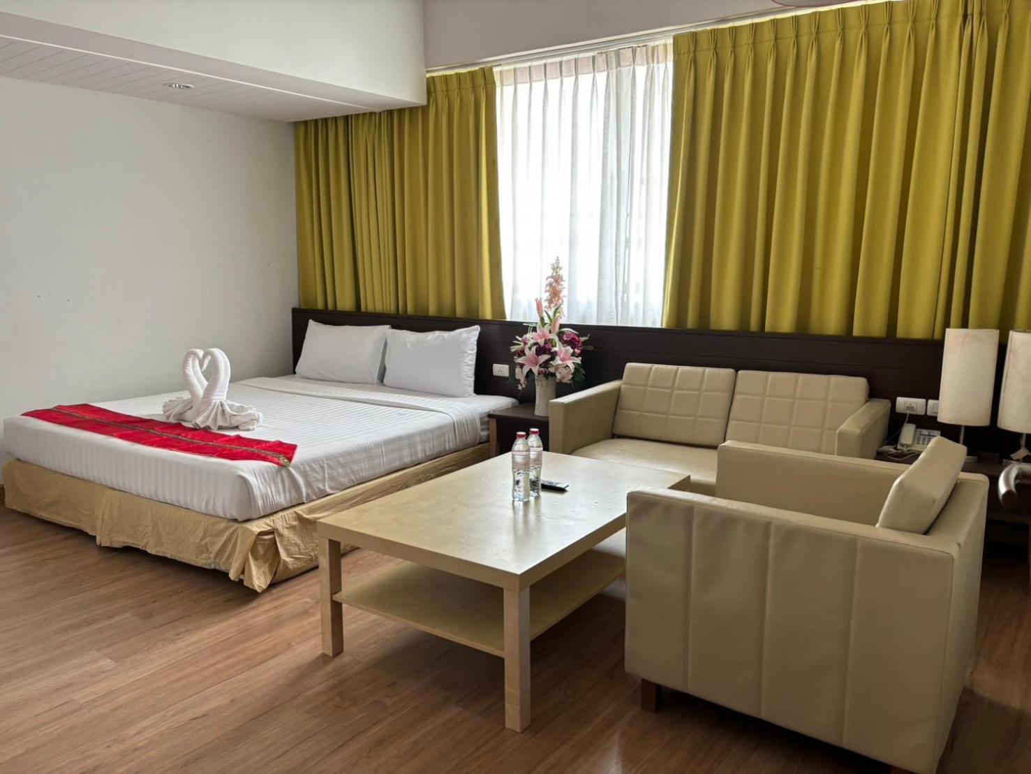 Family Room - Photo 18