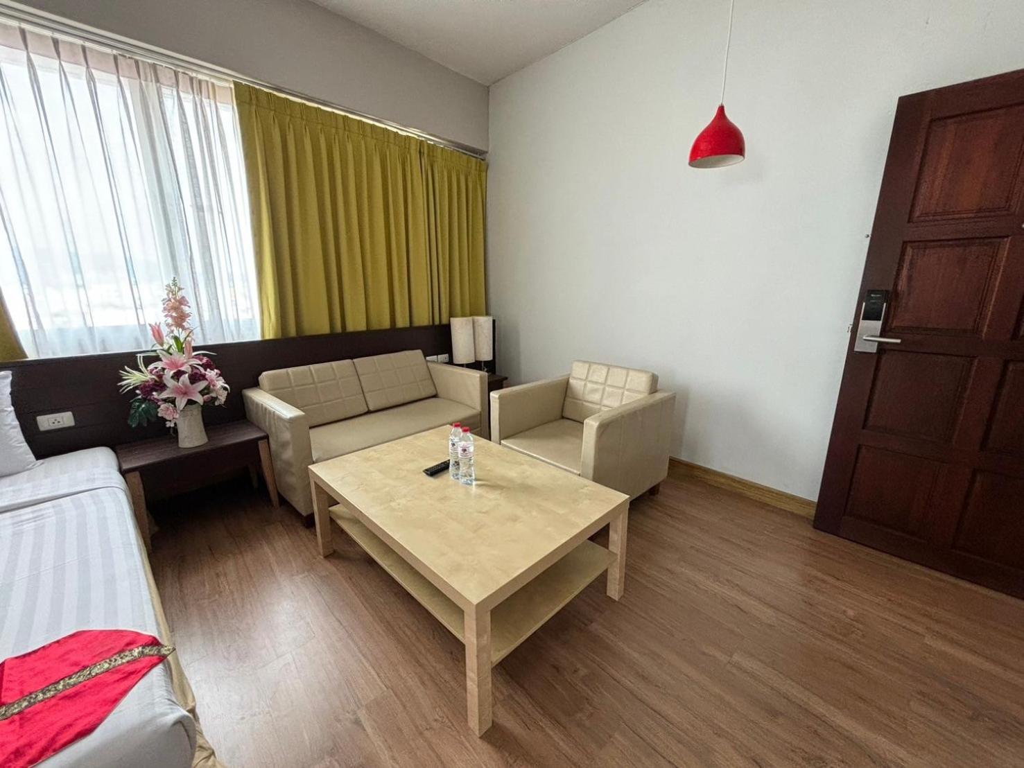 Family Room - Photo 22