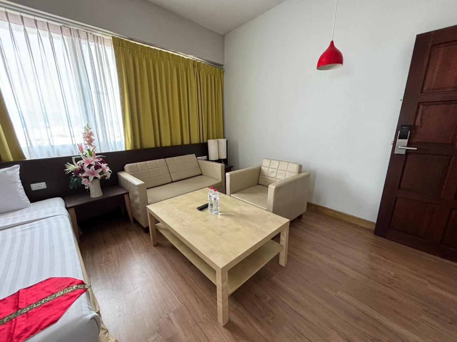 Family Room - Photo 11