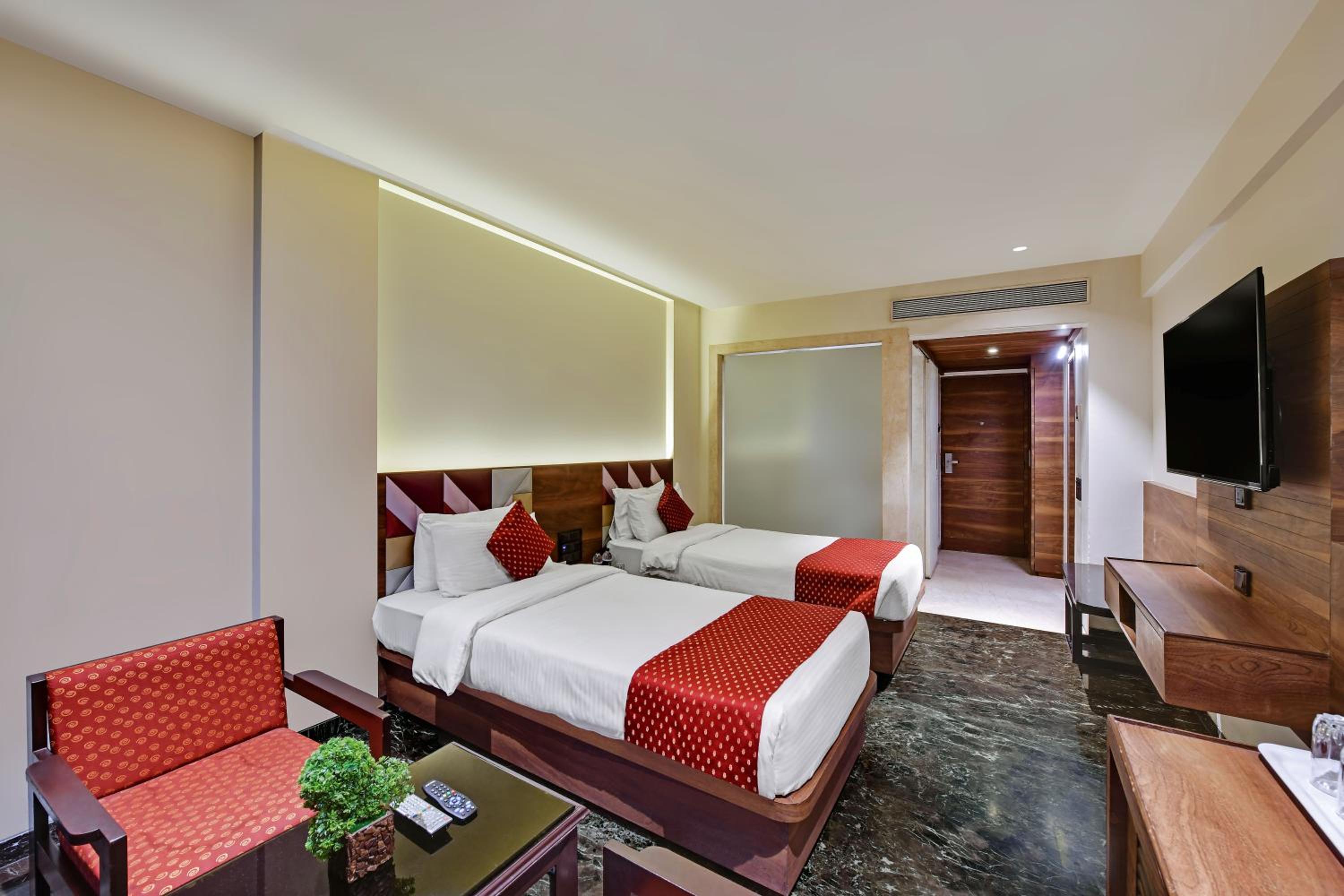 Deluxe Double or Twin Room photo 3