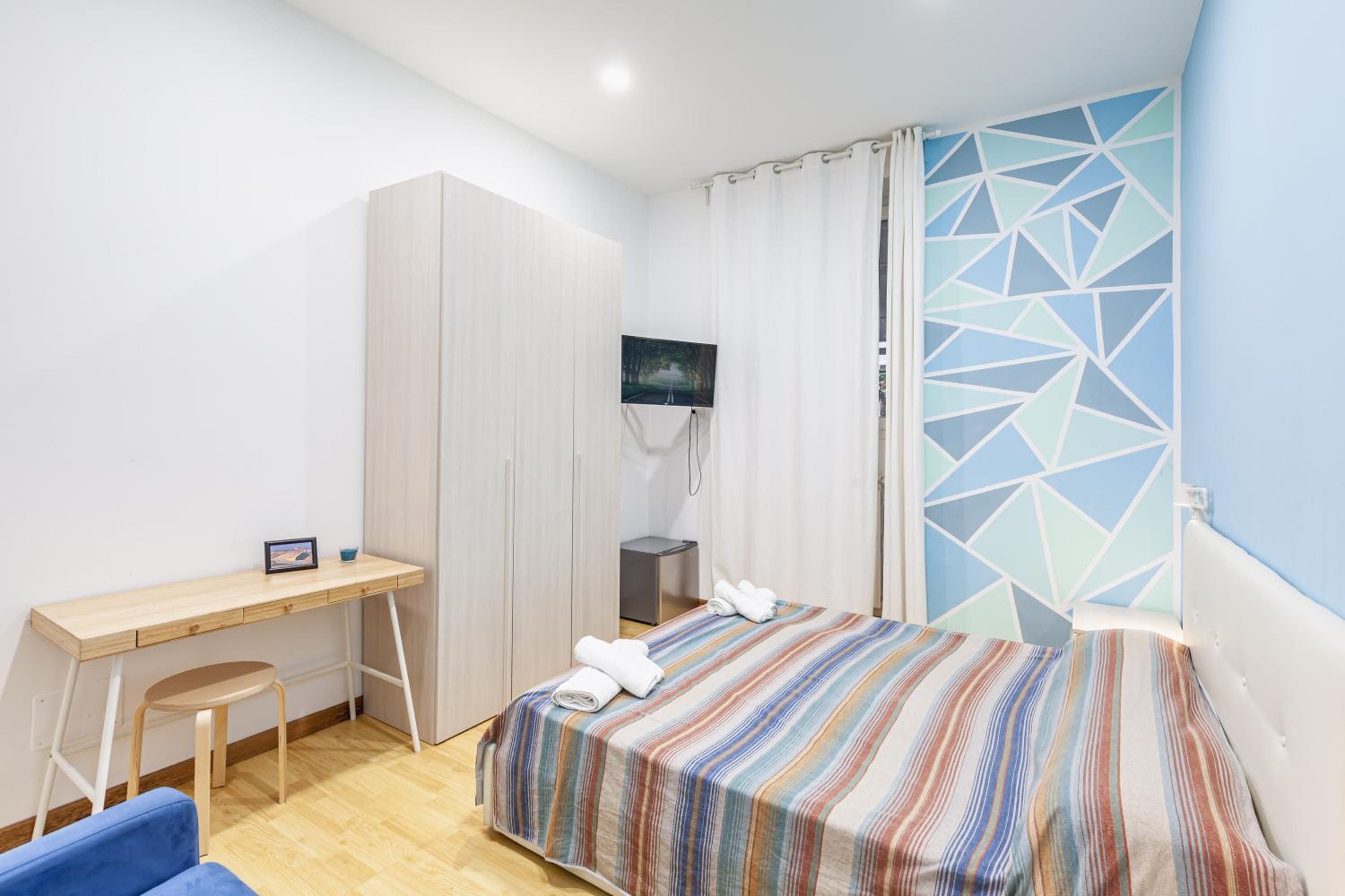 Double Room With Private Bathroom - Street View