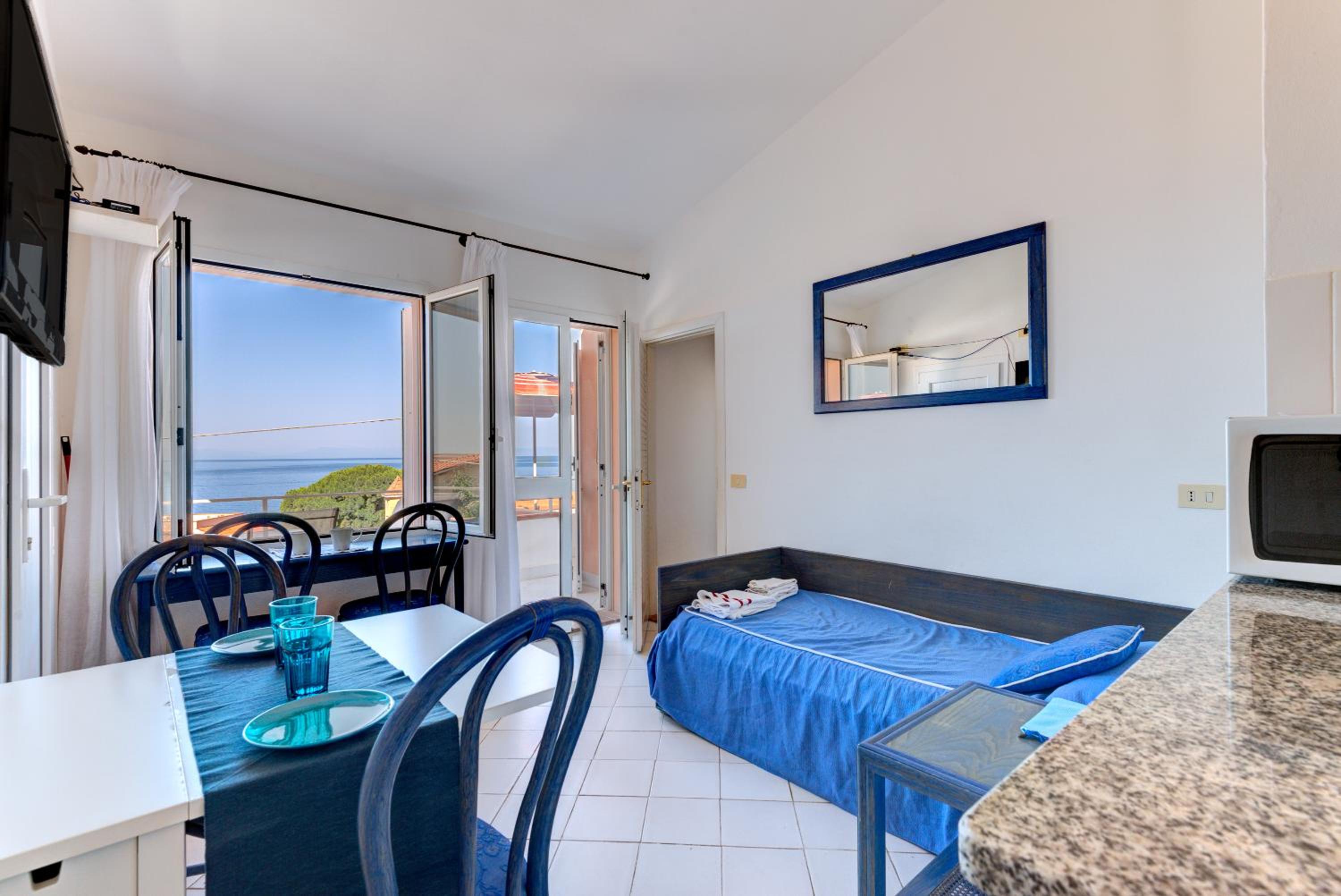 Superior One-Bedroom Apartment with Balcony photo 1
