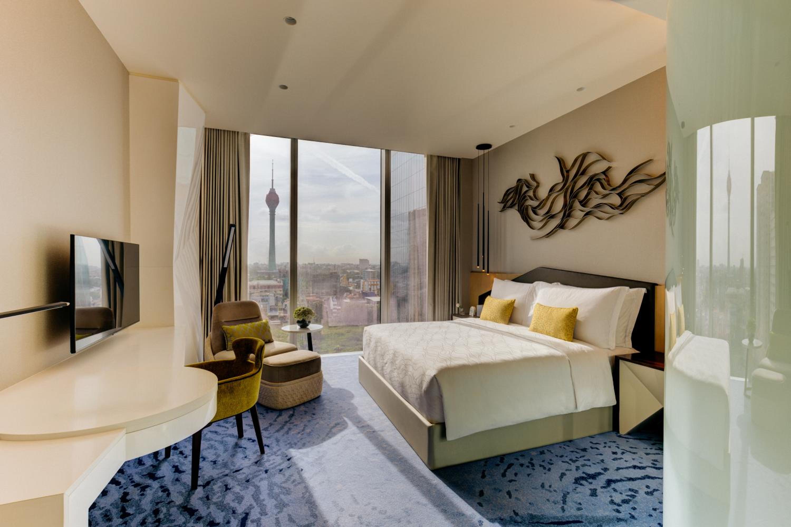 Premier Life Cityscape View King Room - Photo 1