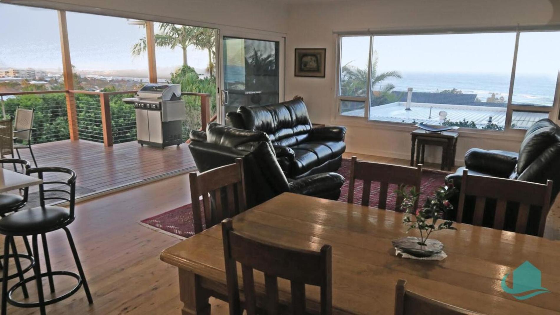 Four-Bedroom House photo 1