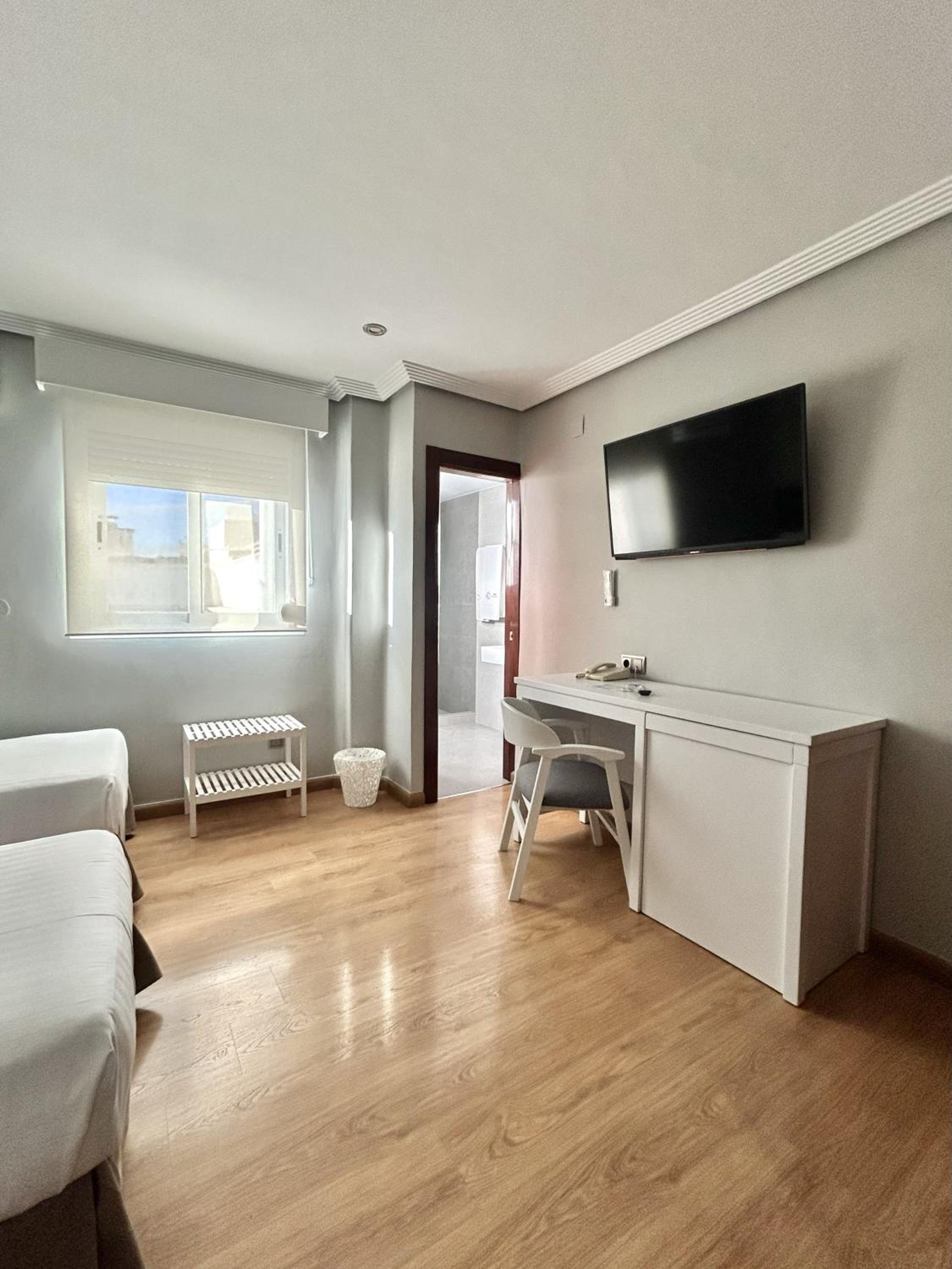 Triple Room - Photo 7