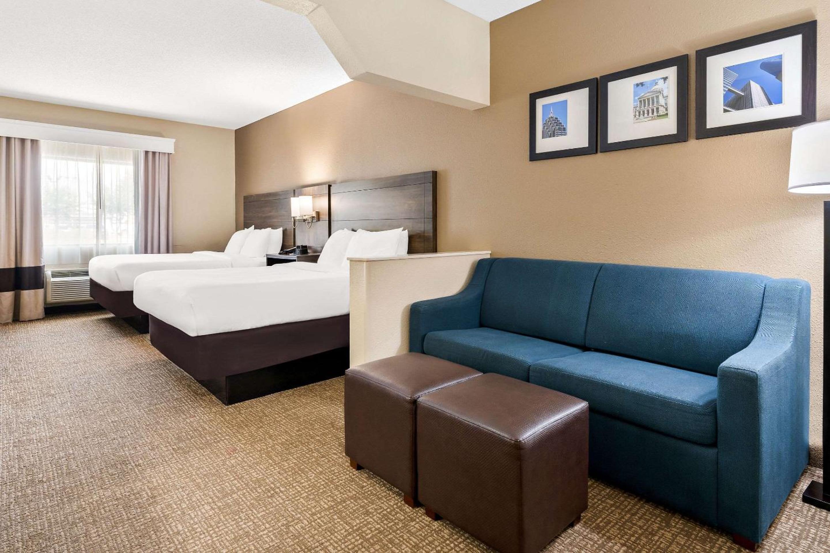 Queen Suite with Two Queen Beds - Photo 1