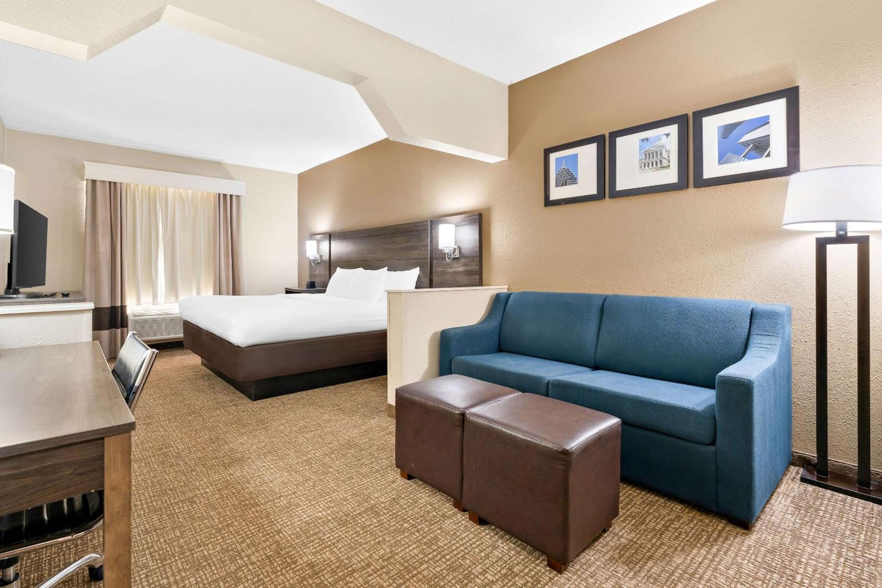 King Suite - Photo 3