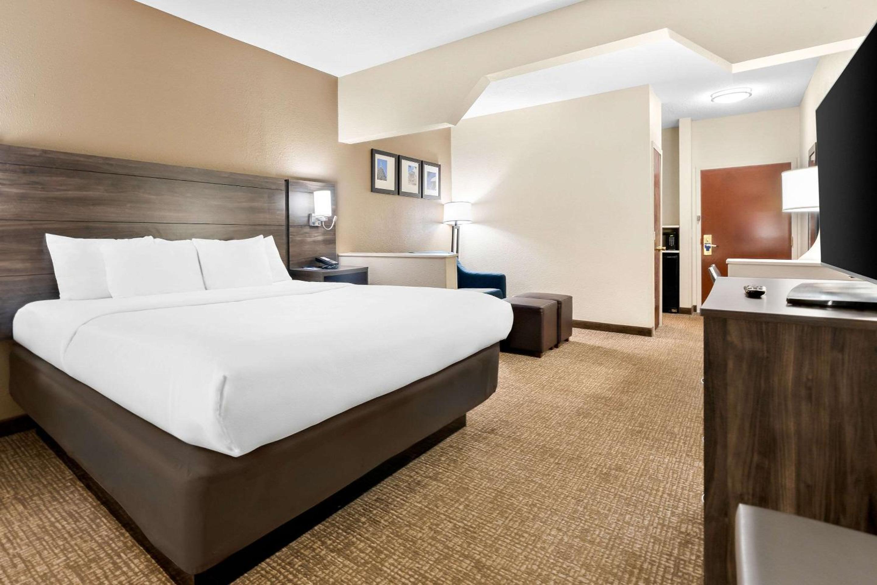 King Suite - Photo 2