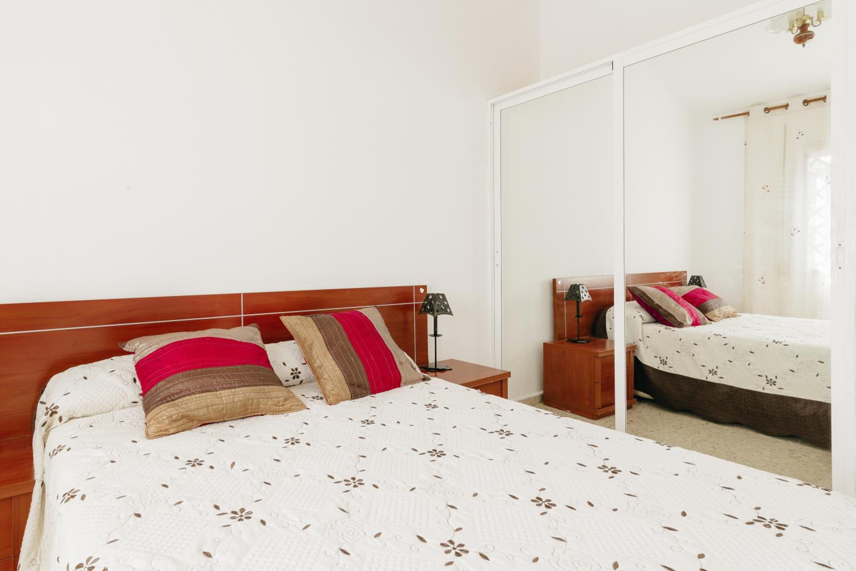 Three-Bedroom House photo 3
