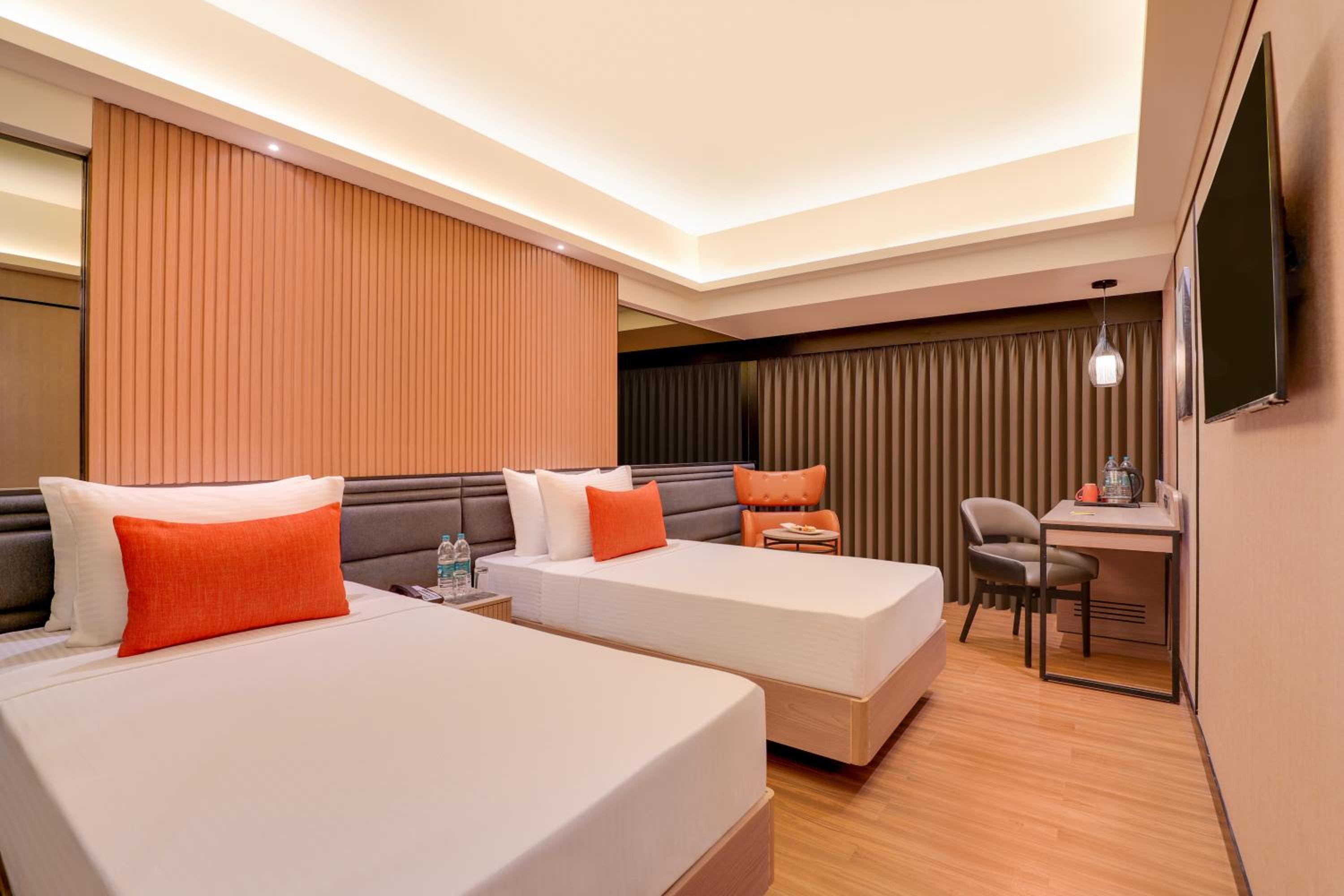 Premier Twin Room - Photo 6