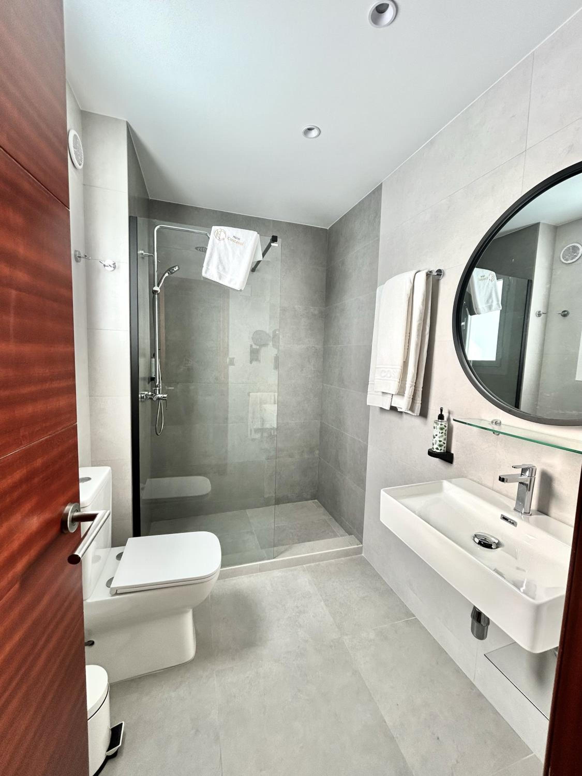 Triple Room - Photo 8