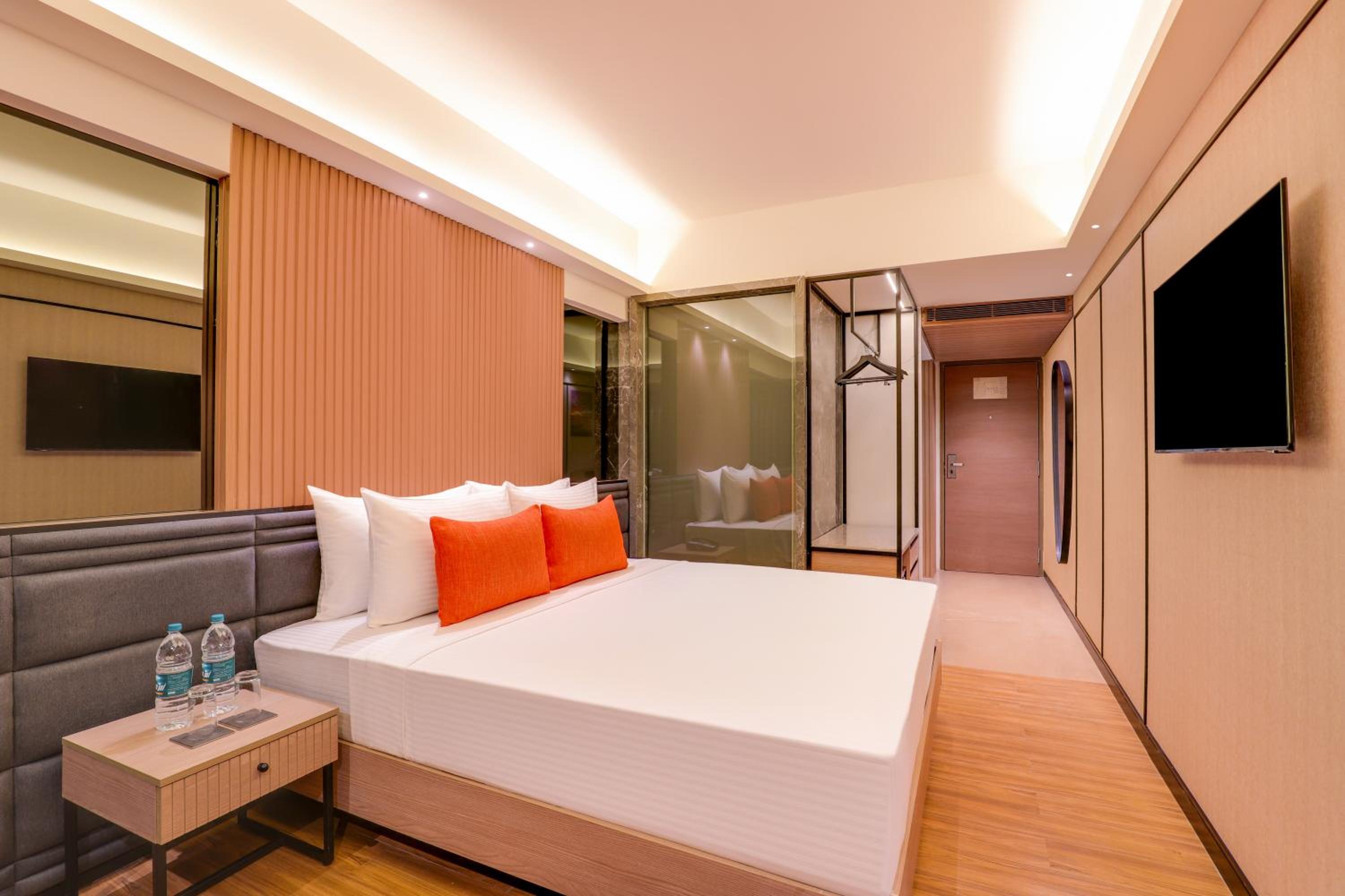 Premier King Room - Photo 4