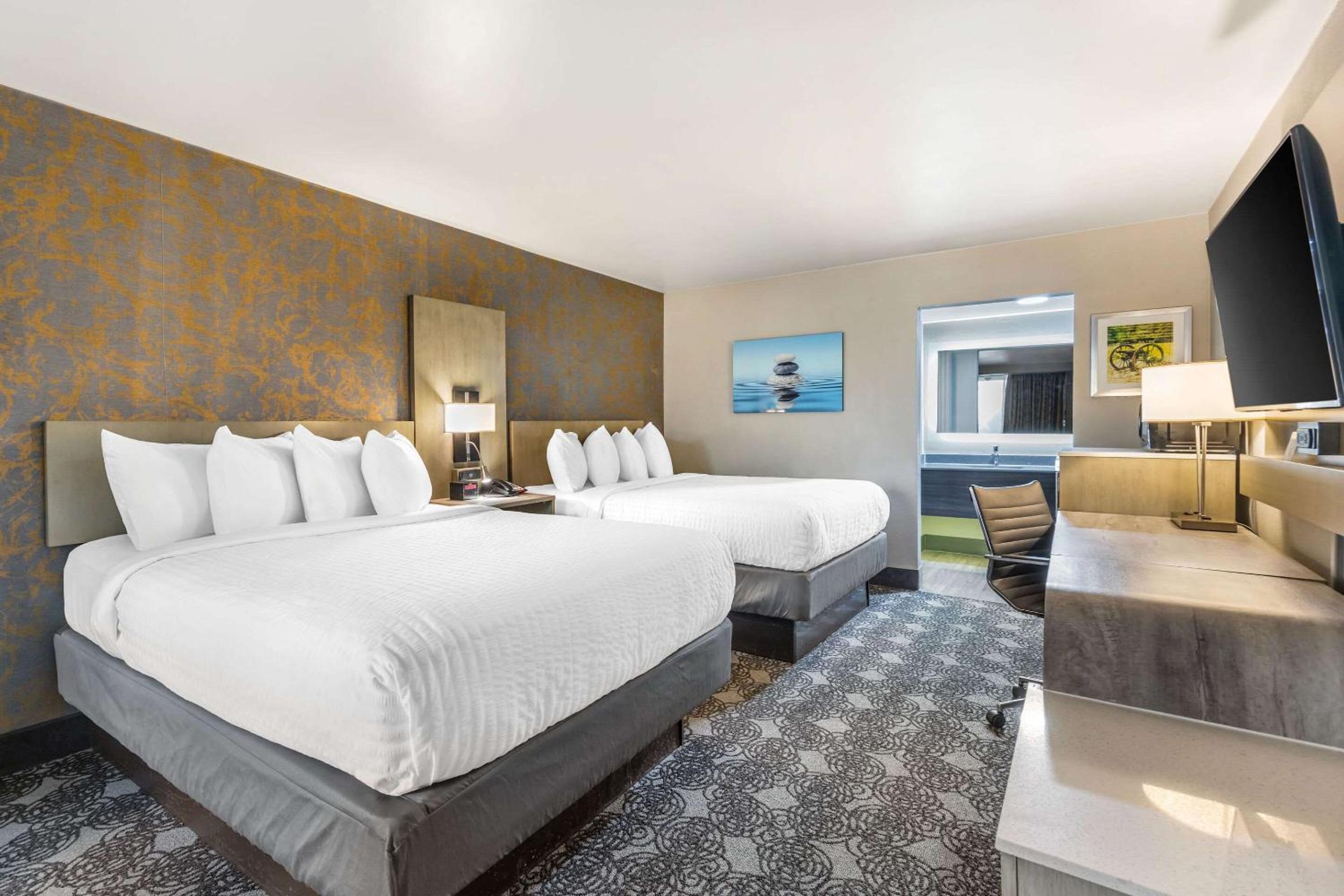 Deluxe Queen Room with Two Queen Beds - Photo 1