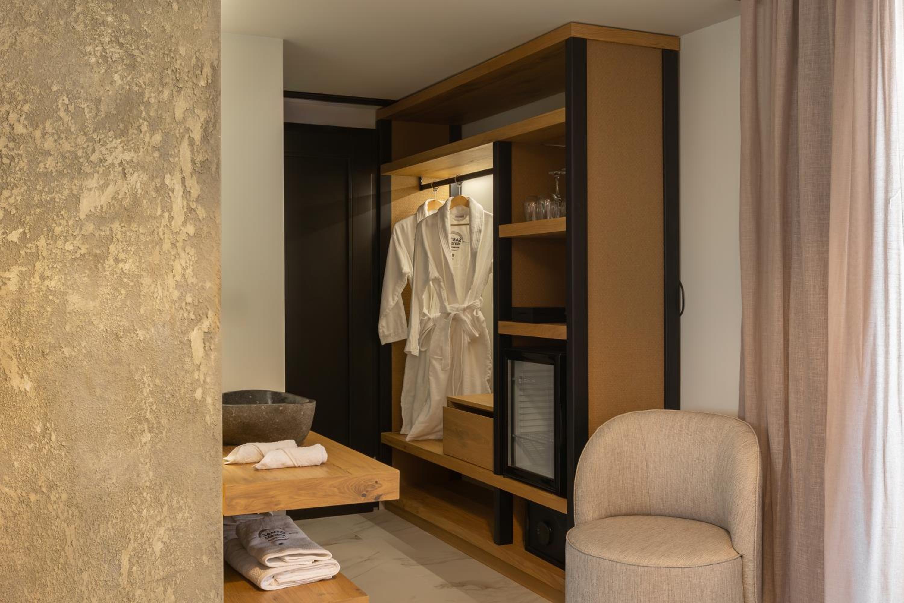 Premium Junior Suite with Indoor Jetted Tub - Photo 12
