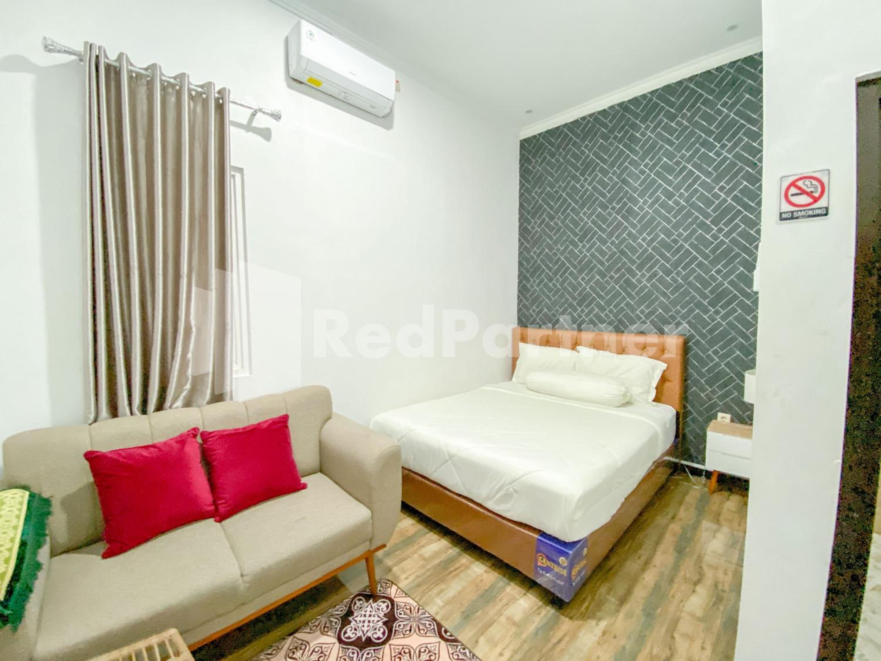 Deluxe Suite photo 2