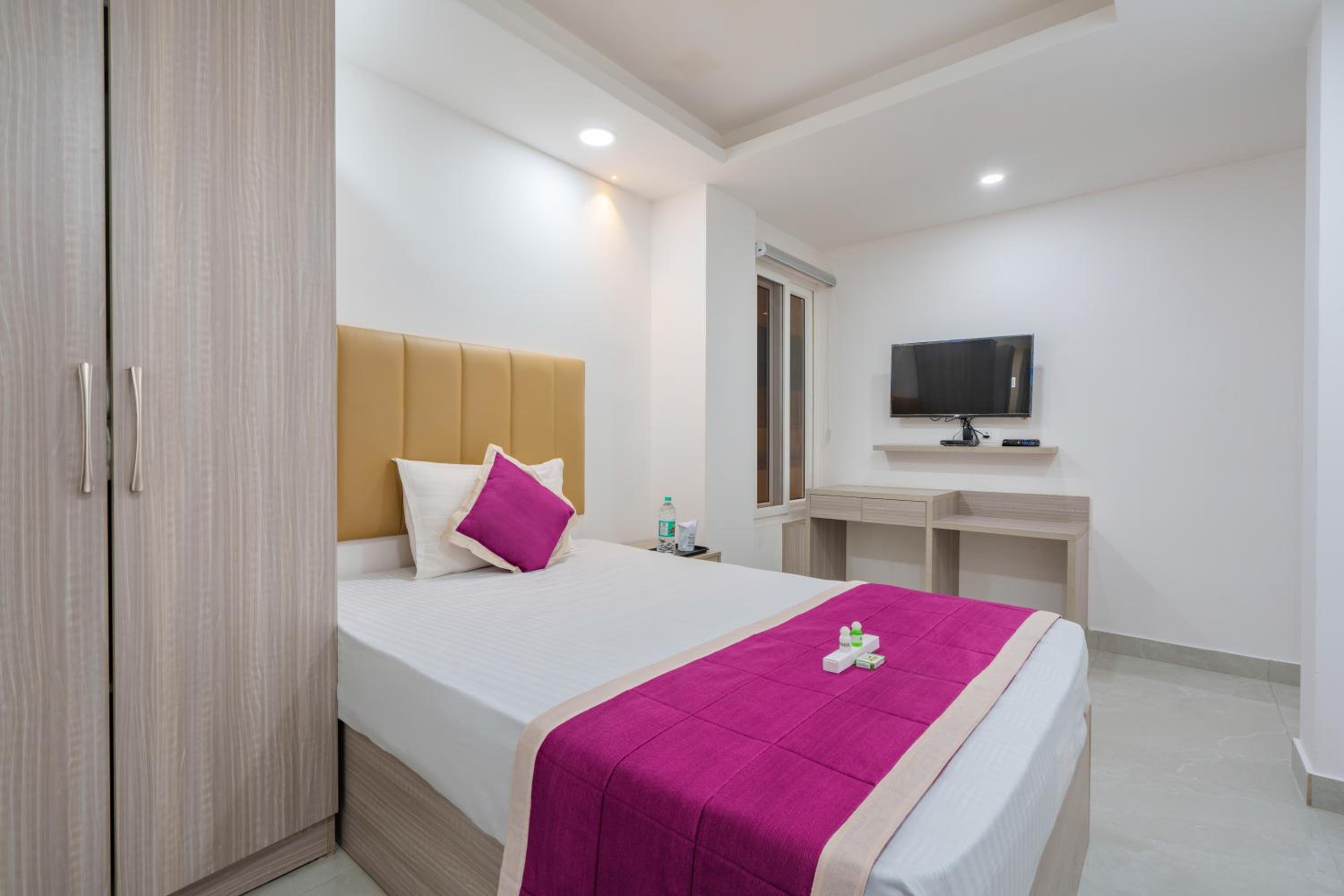 Deluxe Room - Photo 1