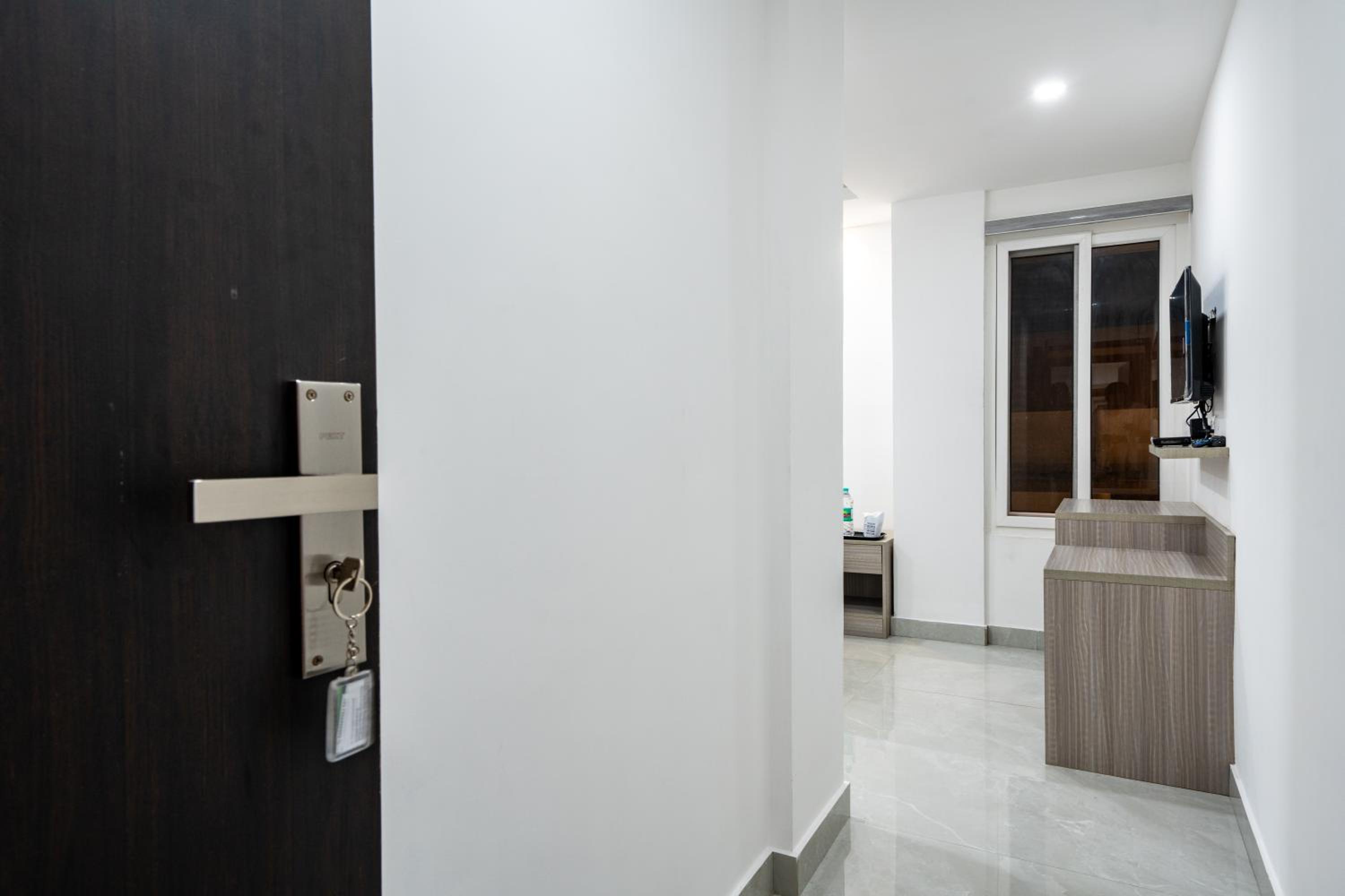 Deluxe Room - Photo 3